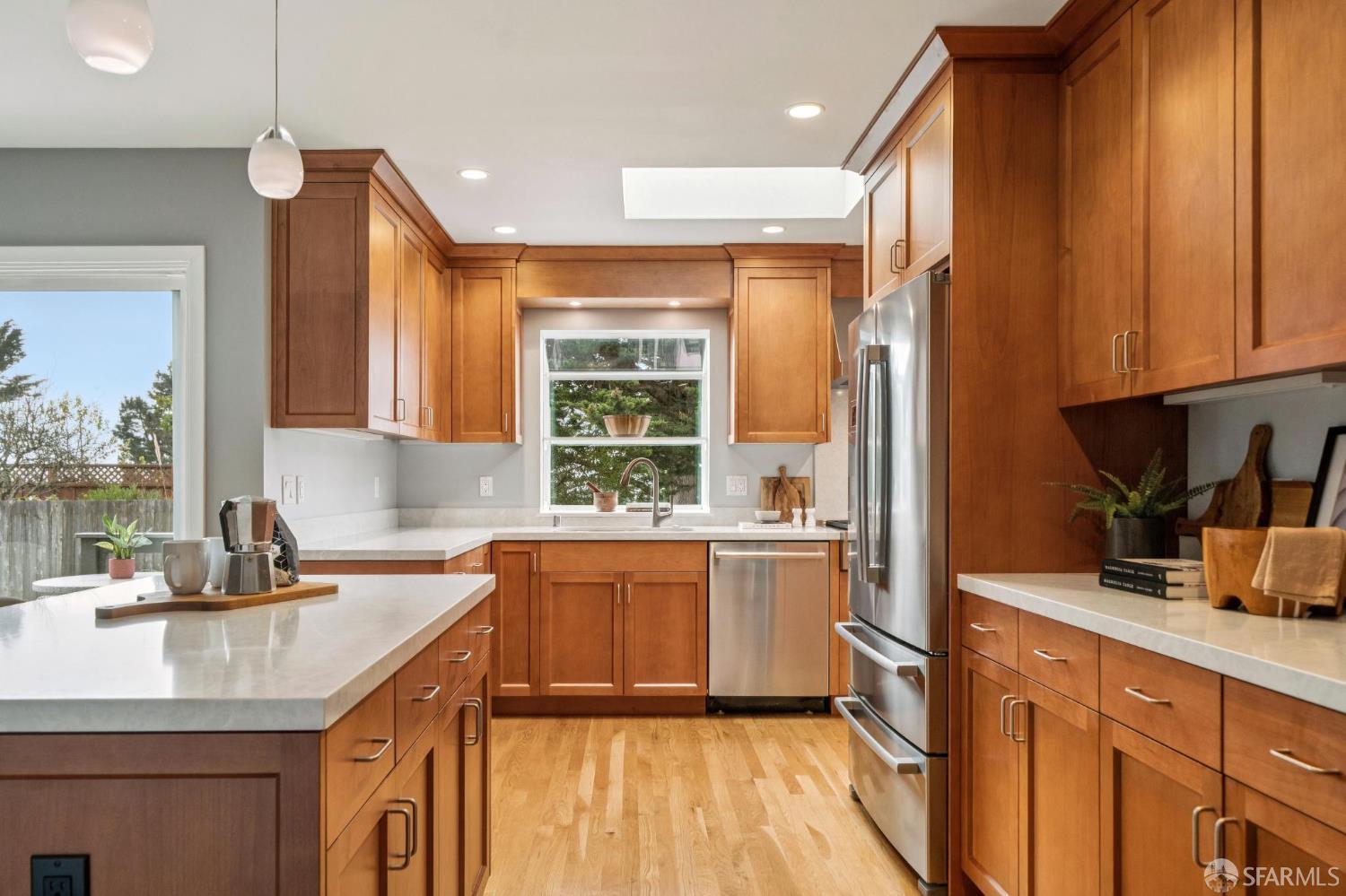 Detail Gallery Image 13 of 55 For 370 Horizon Way, Pacifica,  CA 94044 - 2 Beds | 1/1 Baths