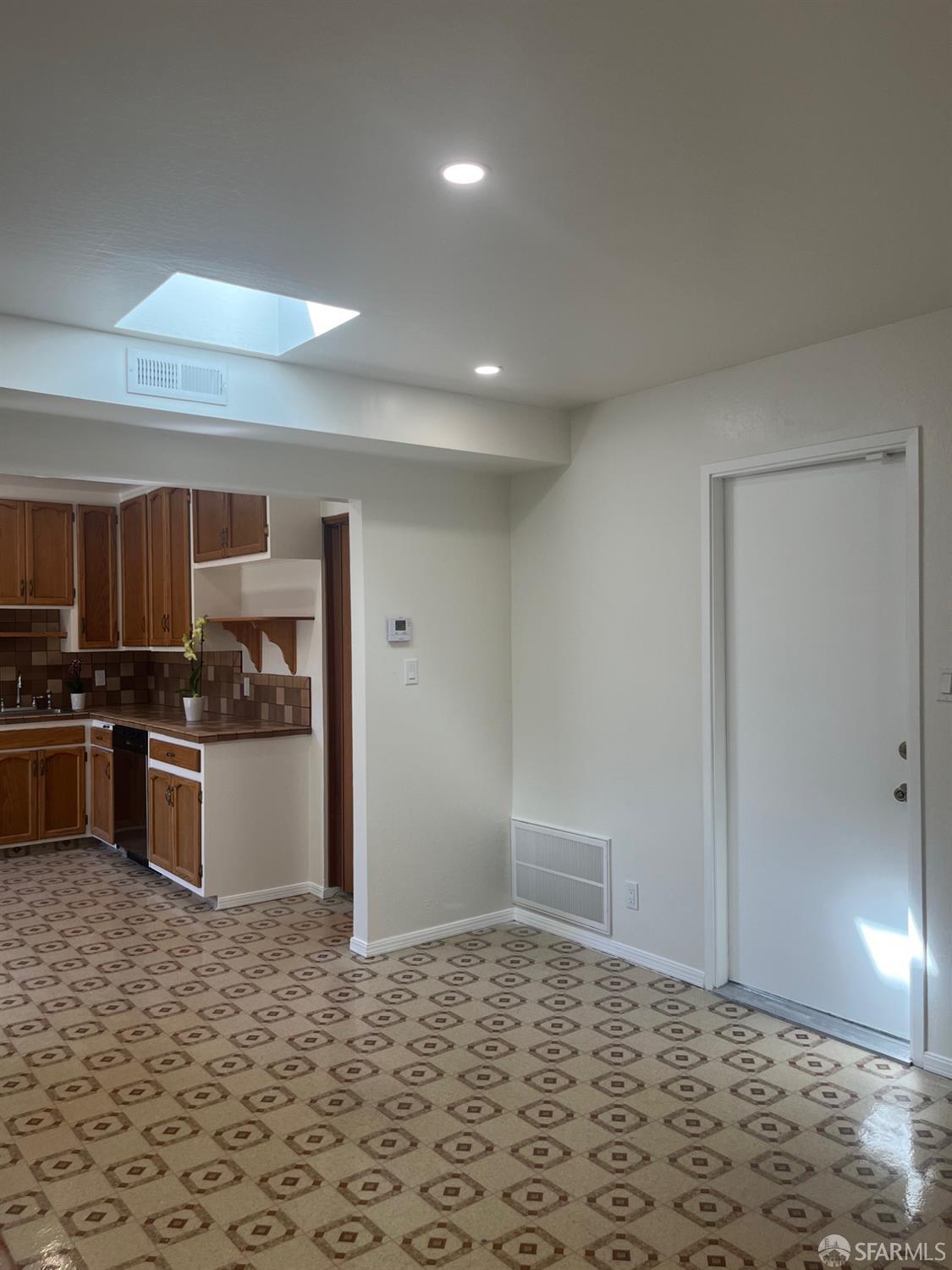 Detail Gallery Image 9 of 31 For 5880 Olinda Rd, El Sobrante,  CA 94803 - 4 Beds | 2 Baths