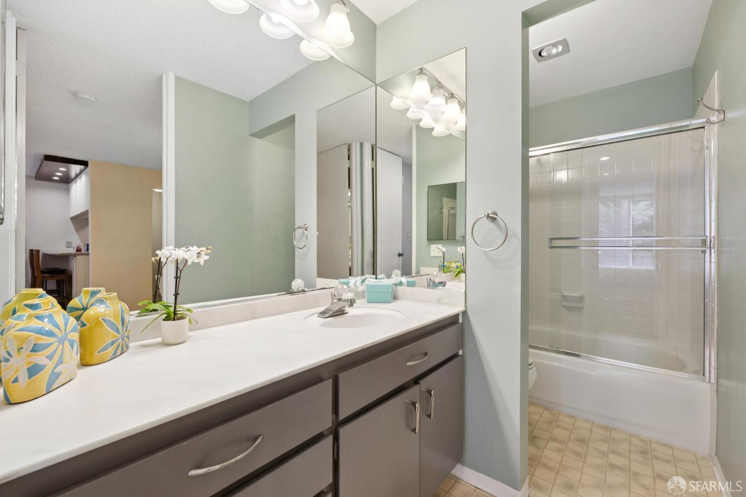 Detail Gallery Image 18 of 35 For 5320 Diamond Heights Blvd 202k,  San Francisco,  CA 94117 - 1 Beds | 1 Baths