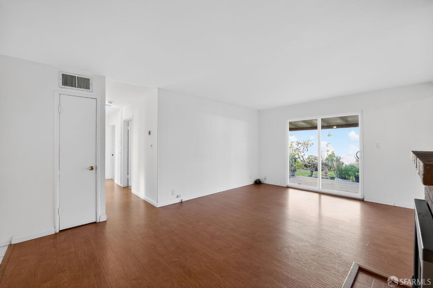 Detail Gallery Image 10 of 25 For 1391 via Faisan St, San Lorenzo,  CA 94580 - 3 Beds | 2 Baths