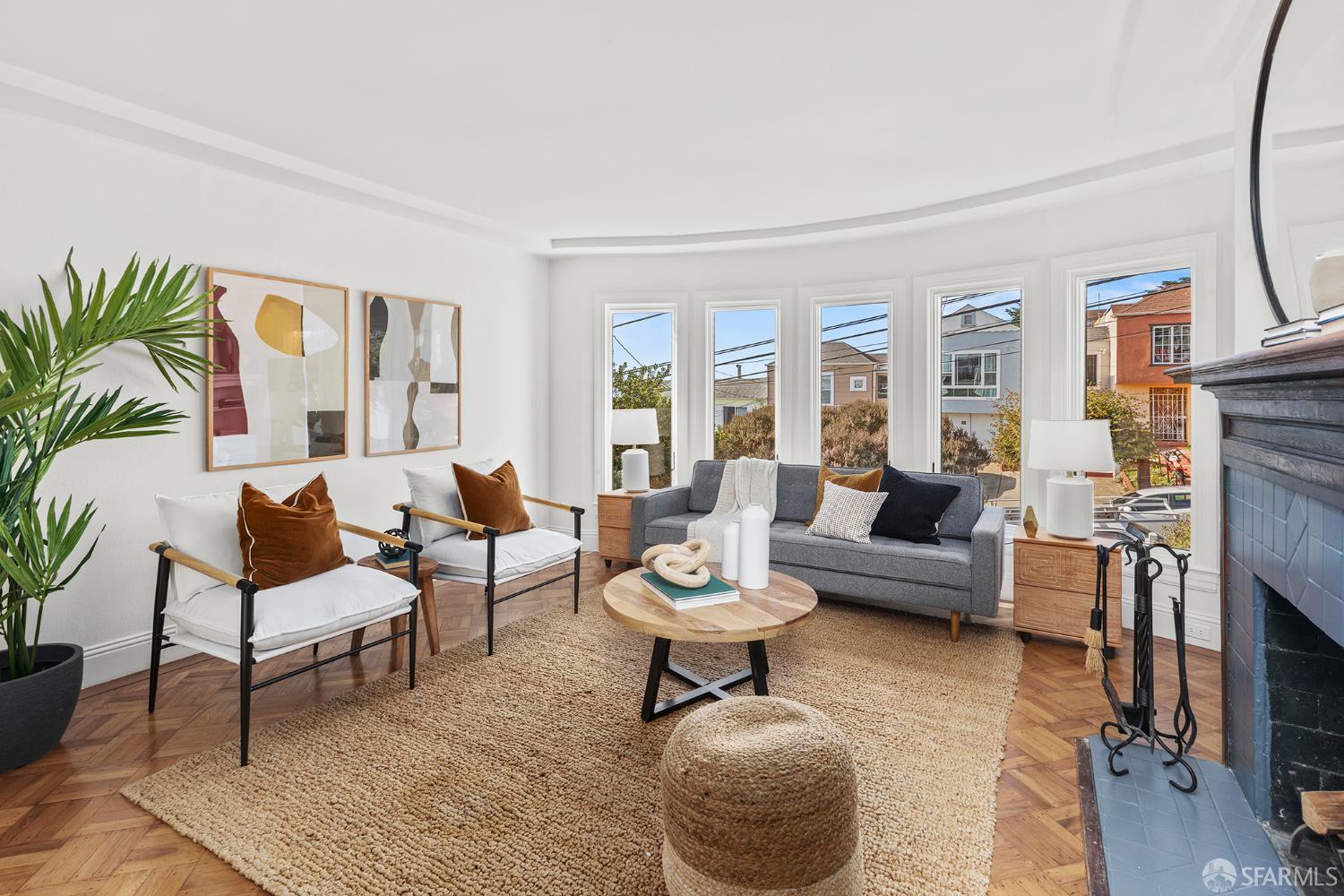 Detail Gallery Image 2 of 36 For 542 Head St, San Francisco,  CA 94132 - 2 Beds | 1 Baths