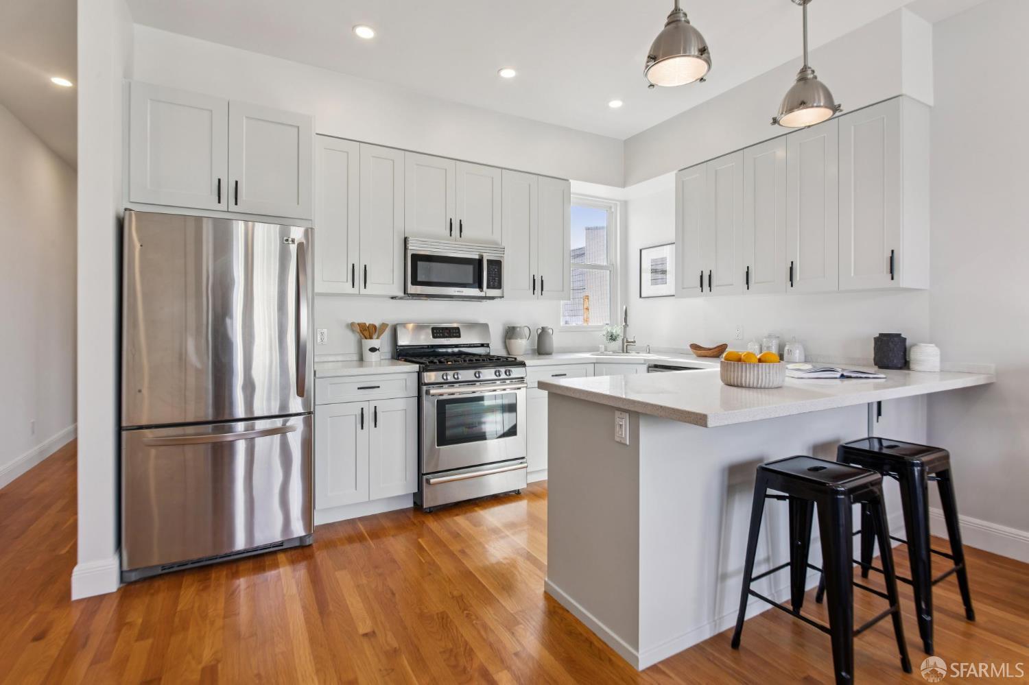 Detail Gallery Image 15 of 39 For 3465 17th St, San Francisco,  CA 94110 - 2 Beds | 1 Baths