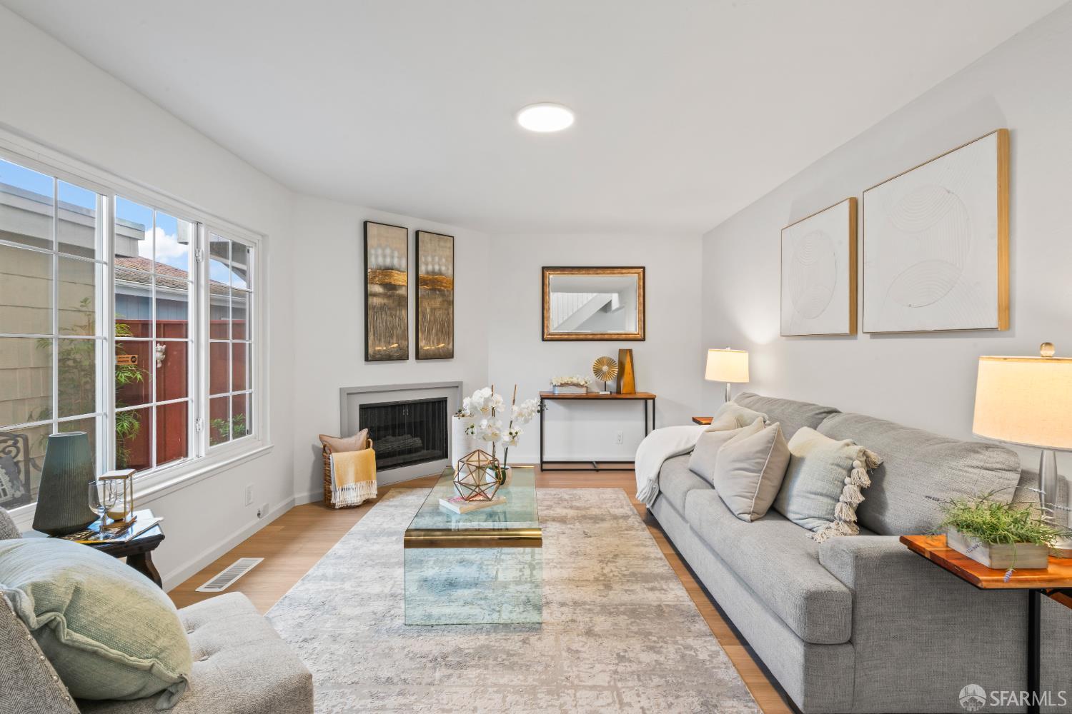 Detail Gallery Image 2 of 31 For 2449 Williamsburg Ct, South San Francisco,  CA 94080 - 3 Beds | 2/1 Baths