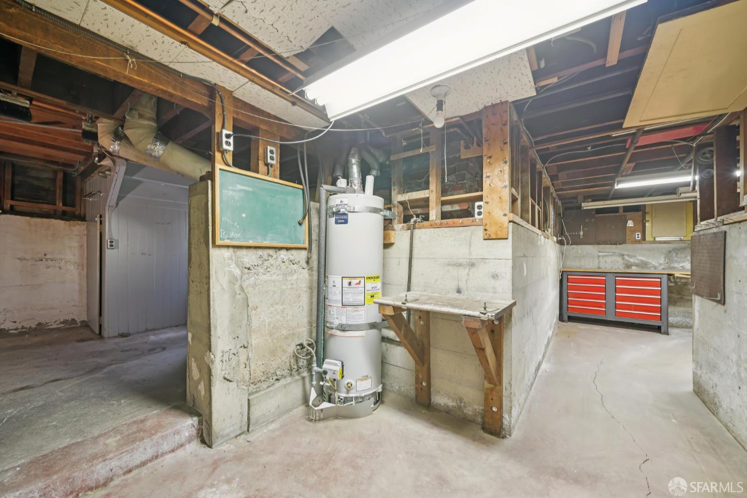 Detail Gallery Image 40 of 47 For 402 Newton Ave, Oakland,  CA 94606 - 5 Beds | 1 Baths