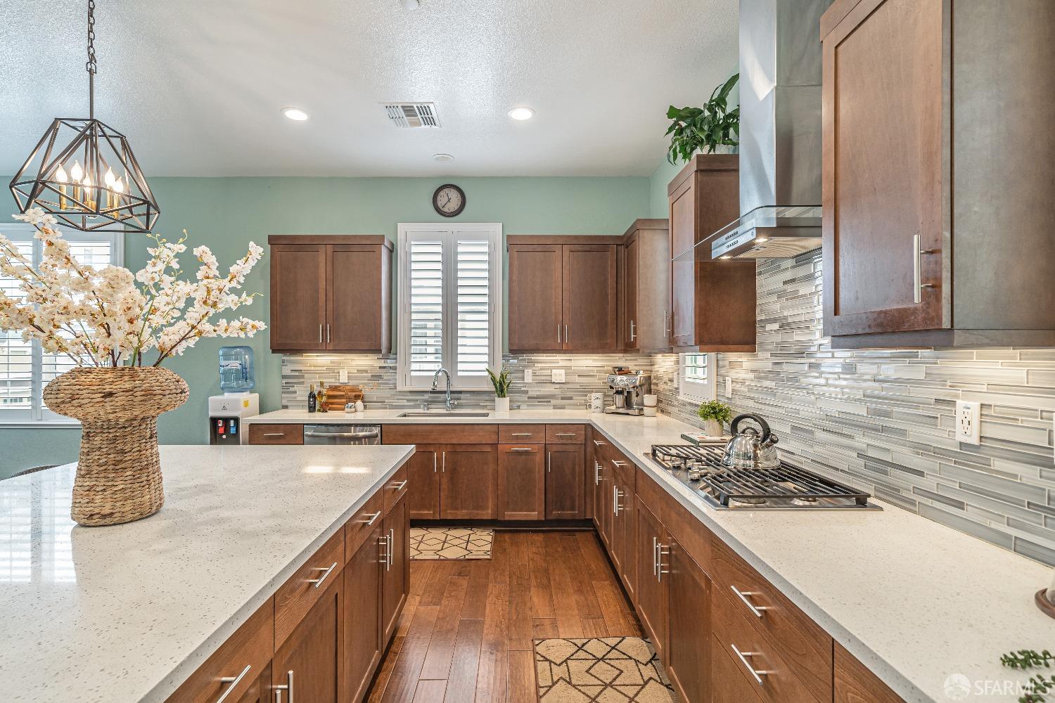 Detail Gallery Image 12 of 30 For 7240 Carneros Ln, Dublin,  CA 94568 - 4 Beds | 3/1 Baths