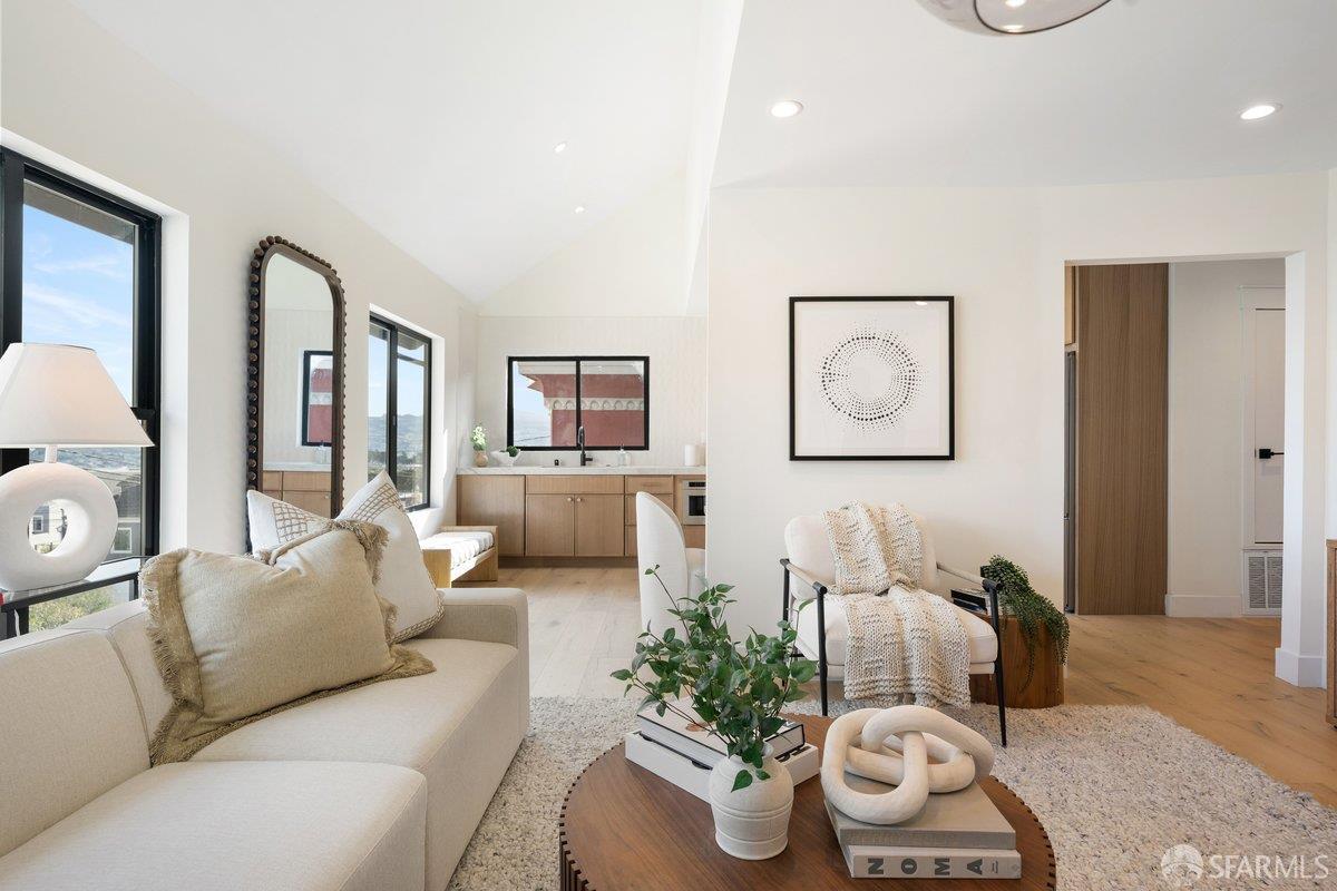 Detail Gallery Image 8 of 47 For 511 Gennessee St, San Francisco,  CA 94127 - 4 Beds | 2 Baths