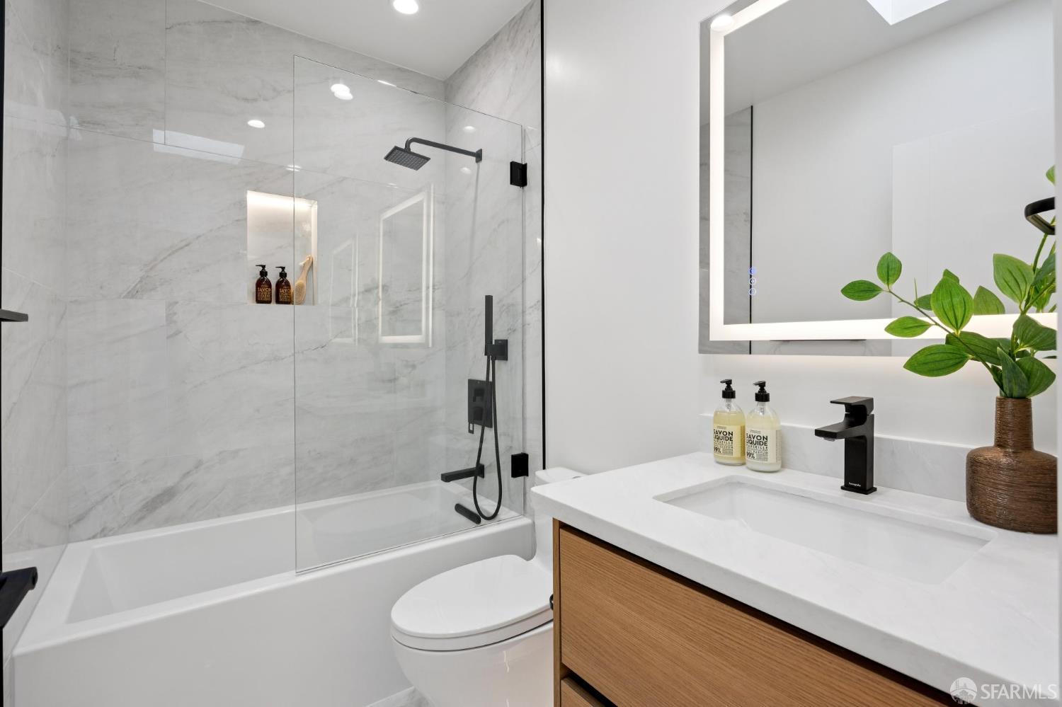 Detail Gallery Image 42 of 60 For 2020 20th Ave, San Francisco,  CA 94116 - 4 Beds | 3 Baths