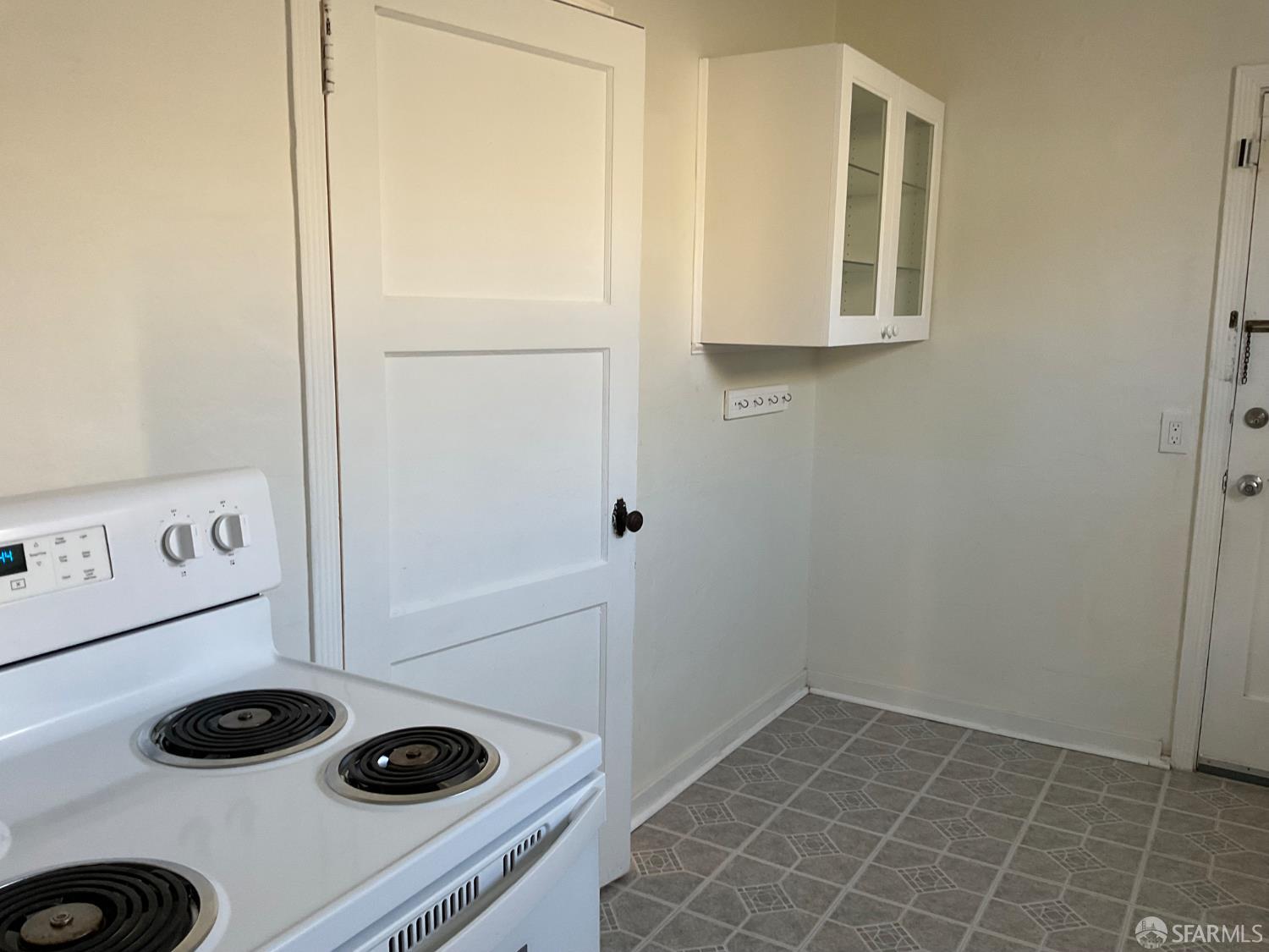 Detail Gallery Image 8 of 27 For Address Is Not Disclosed, San Francisco,  CA 94116 - 3 Beds | 1 Baths