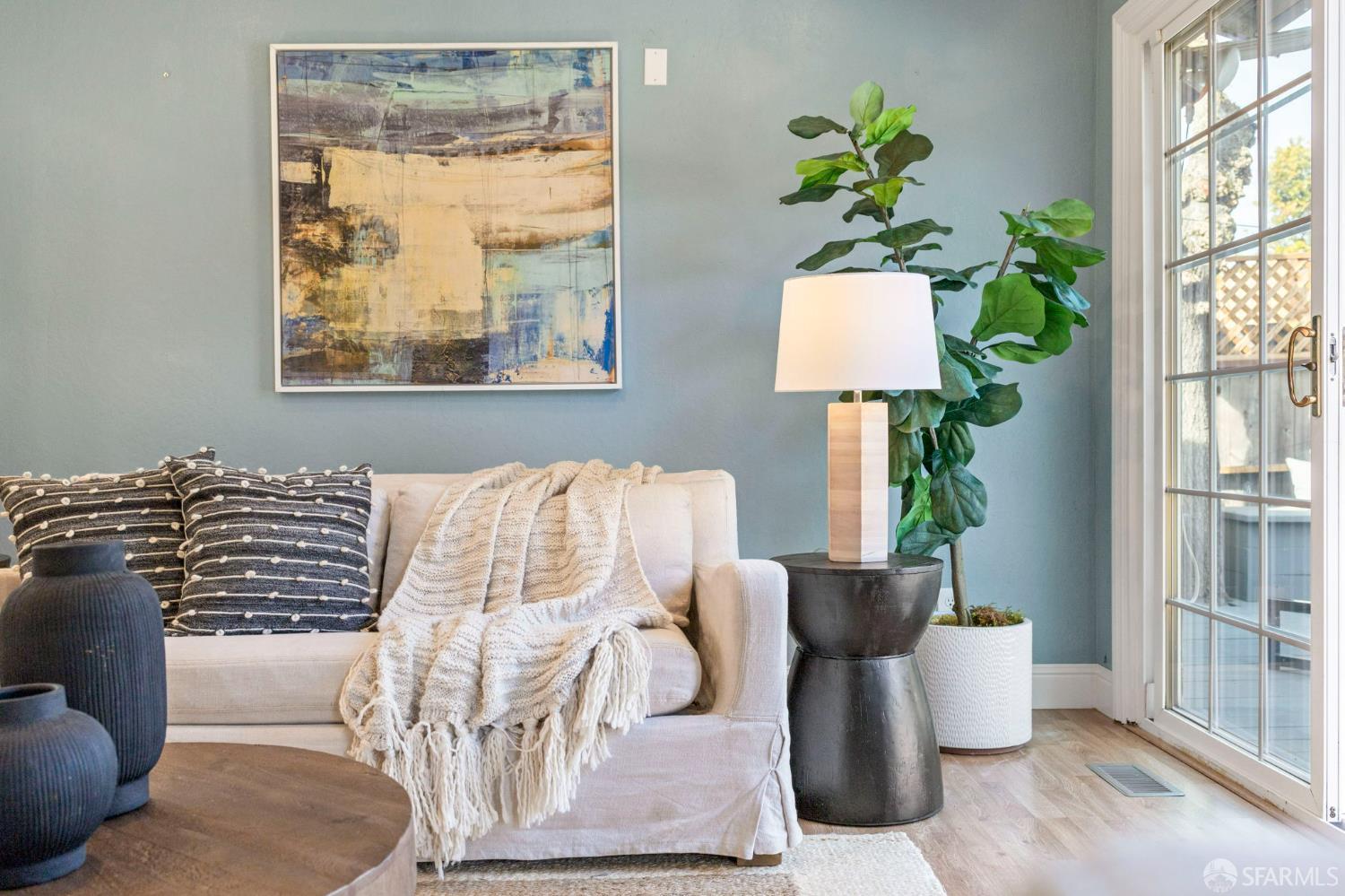 Detail Gallery Image 5 of 59 For 1548 Fieldcrest Dr, Pleasant Hill,  CA 94523 - 4 Beds | 2/1 Baths