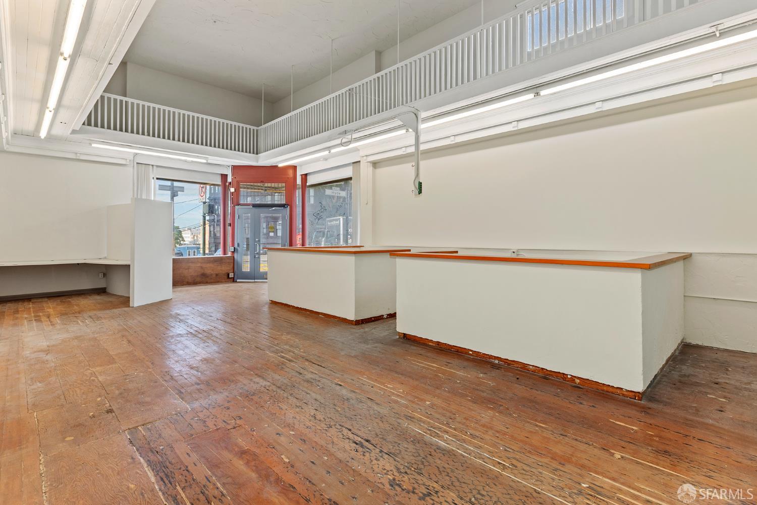 Detail Gallery Image 4 of 13 For 1499 Washington St, San Francisco,  CA 94109 - – Beds | – Baths