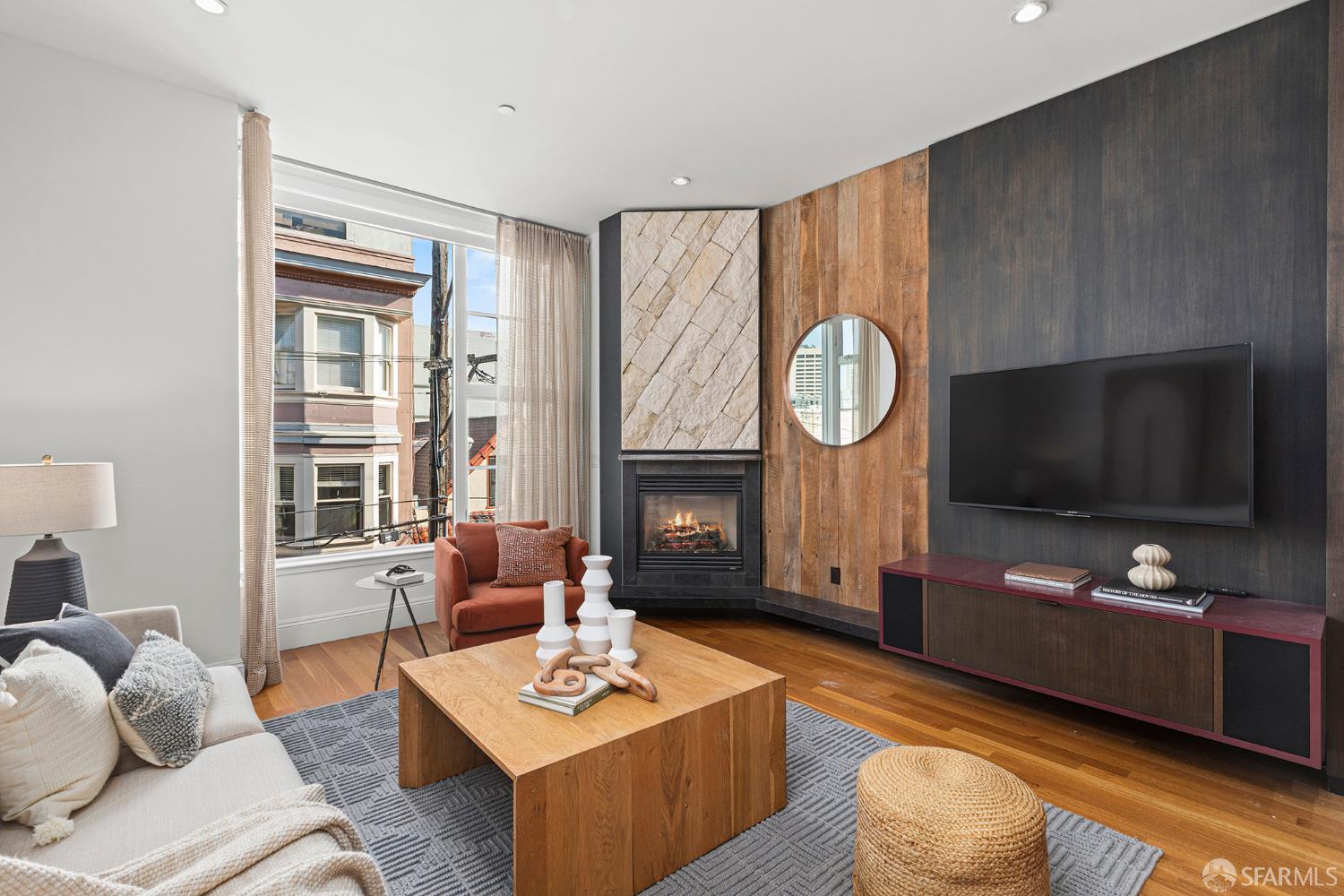 Detail Gallery Image 3 of 36 For 1356 Stevenson St, San Francisco,  CA 94103 - 3 Beds | 3 Baths