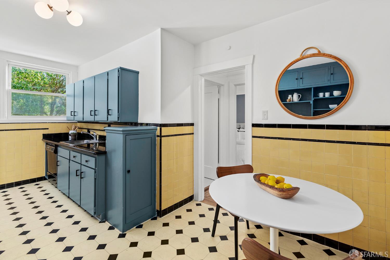 Detail Gallery Image 10 of 36 For 542 Head St, San Francisco,  CA 94132 - 2 Beds | 1 Baths