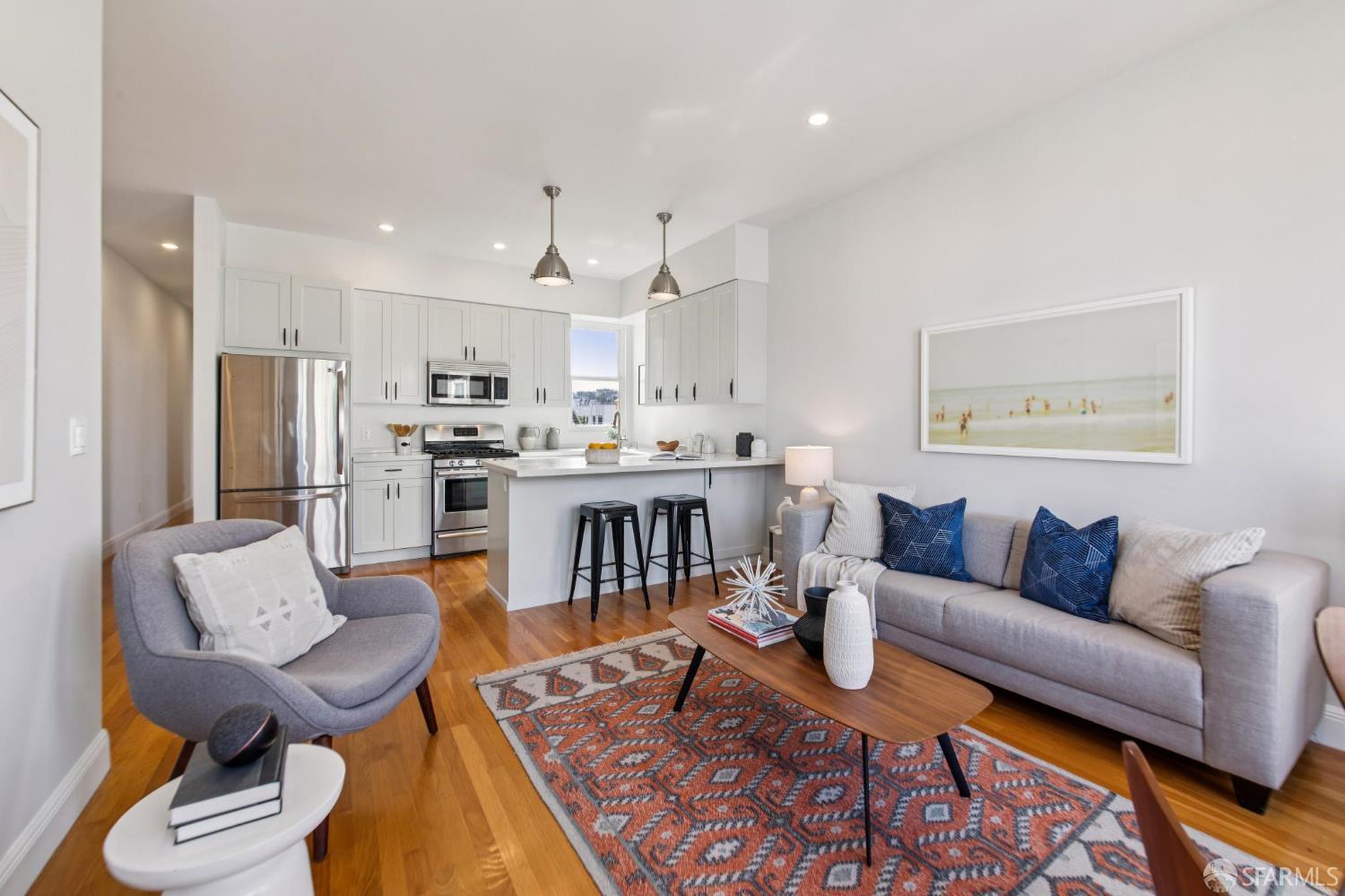 Detail Gallery Image 8 of 39 For 3465 17th St, San Francisco,  CA 94110 - 2 Beds | 1 Baths