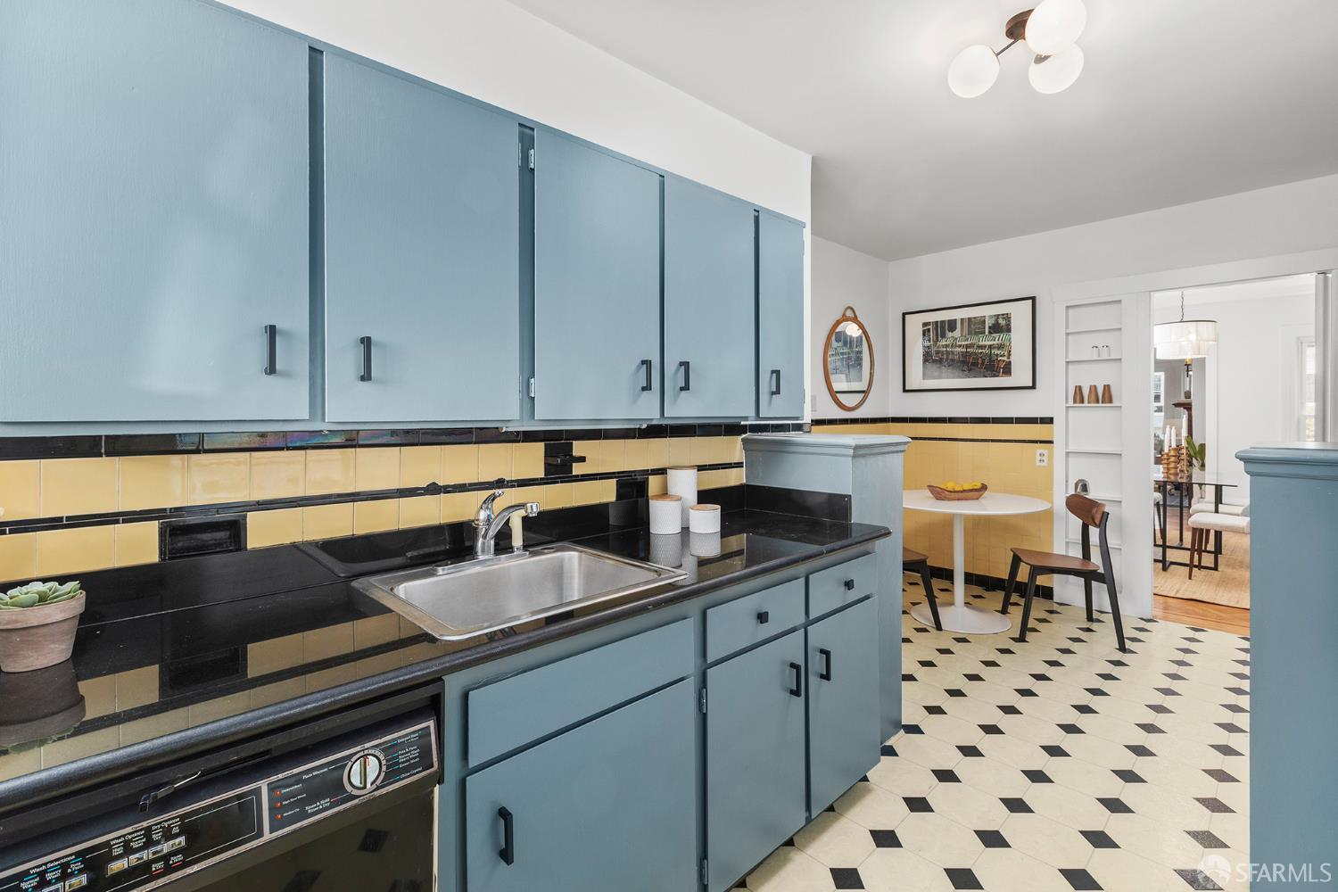 Detail Gallery Image 6 of 36 For 542 Head St, San Francisco,  CA 94132 - 2 Beds | 1 Baths