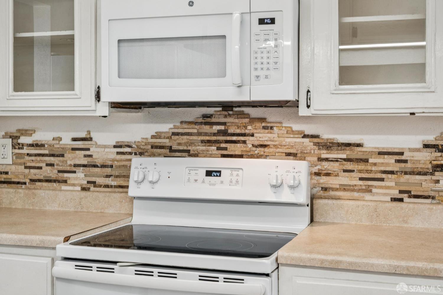 Detail Gallery Image 15 of 31 For 21117 Gary Dr #116,  Castro Valley,  CA 94546 - 2 Beds | 2 Baths