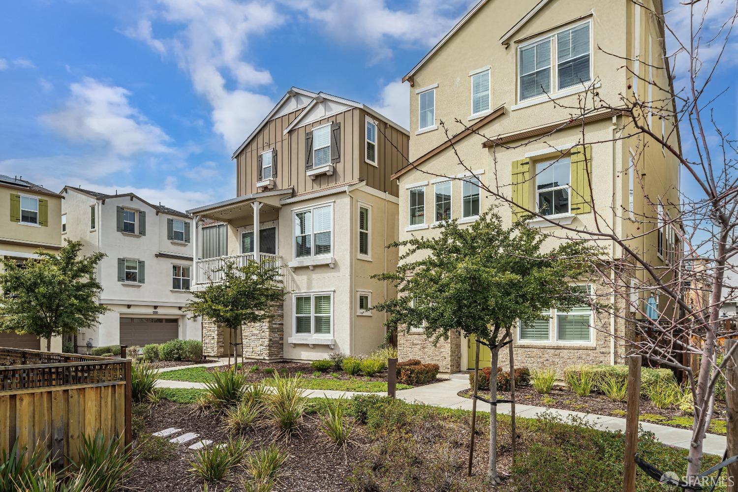 Detail Gallery Image 3 of 30 For 7240 Carneros Ln, Dublin,  CA 94568 - 4 Beds | 3/1 Baths