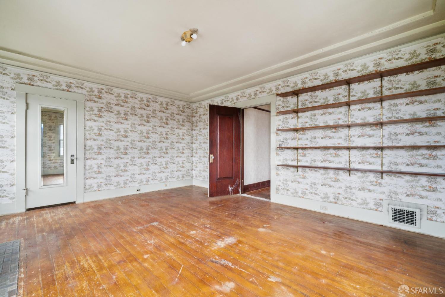 Detail Gallery Image 25 of 47 For 402 Newton Ave, Oakland,  CA 94606 - 5 Beds | 1 Baths