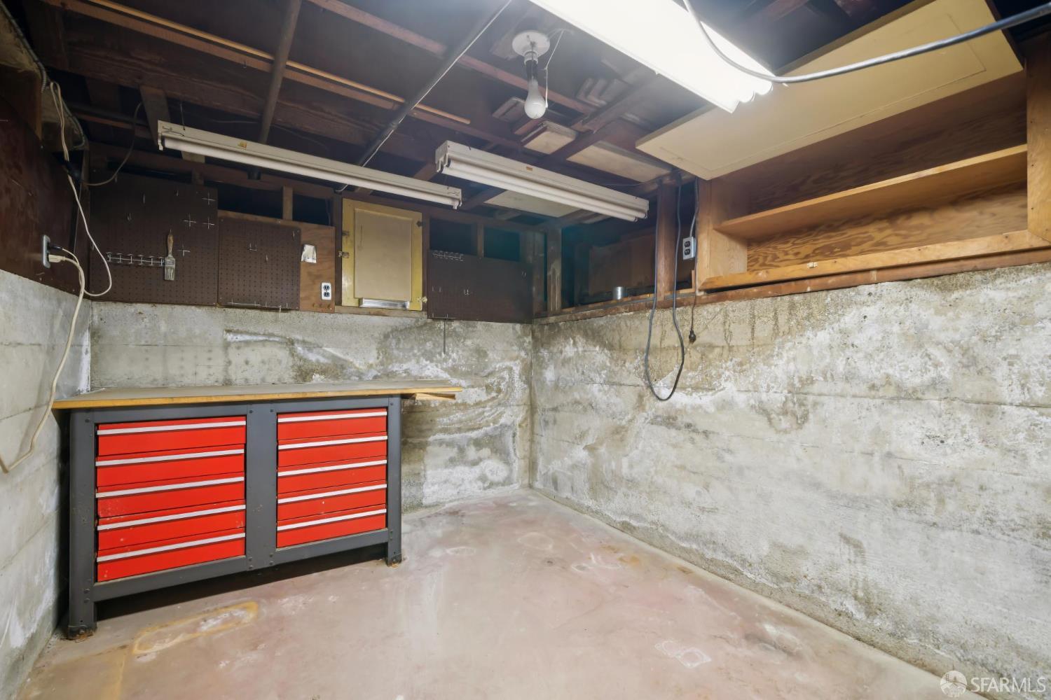 Detail Gallery Image 41 of 47 For 402 Newton Ave, Oakland,  CA 94606 - 5 Beds | 1 Baths