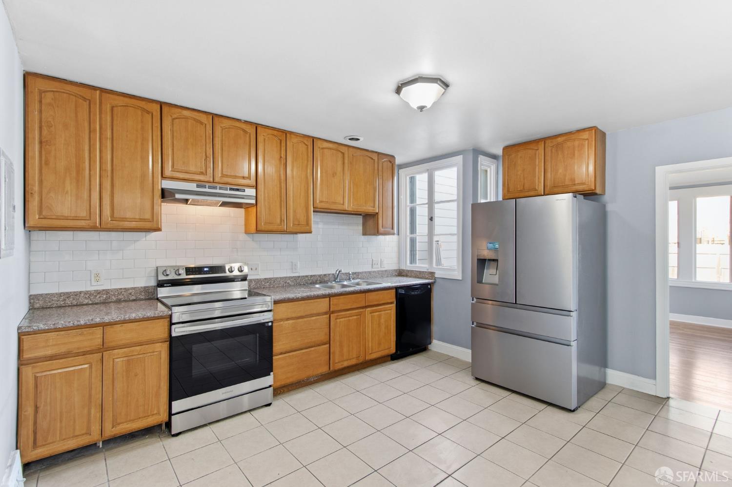 Detail Gallery Image 17 of 40 For 1470 Revere Ave, San Francisco,  CA 94124 - 2 Beds | 1 Baths