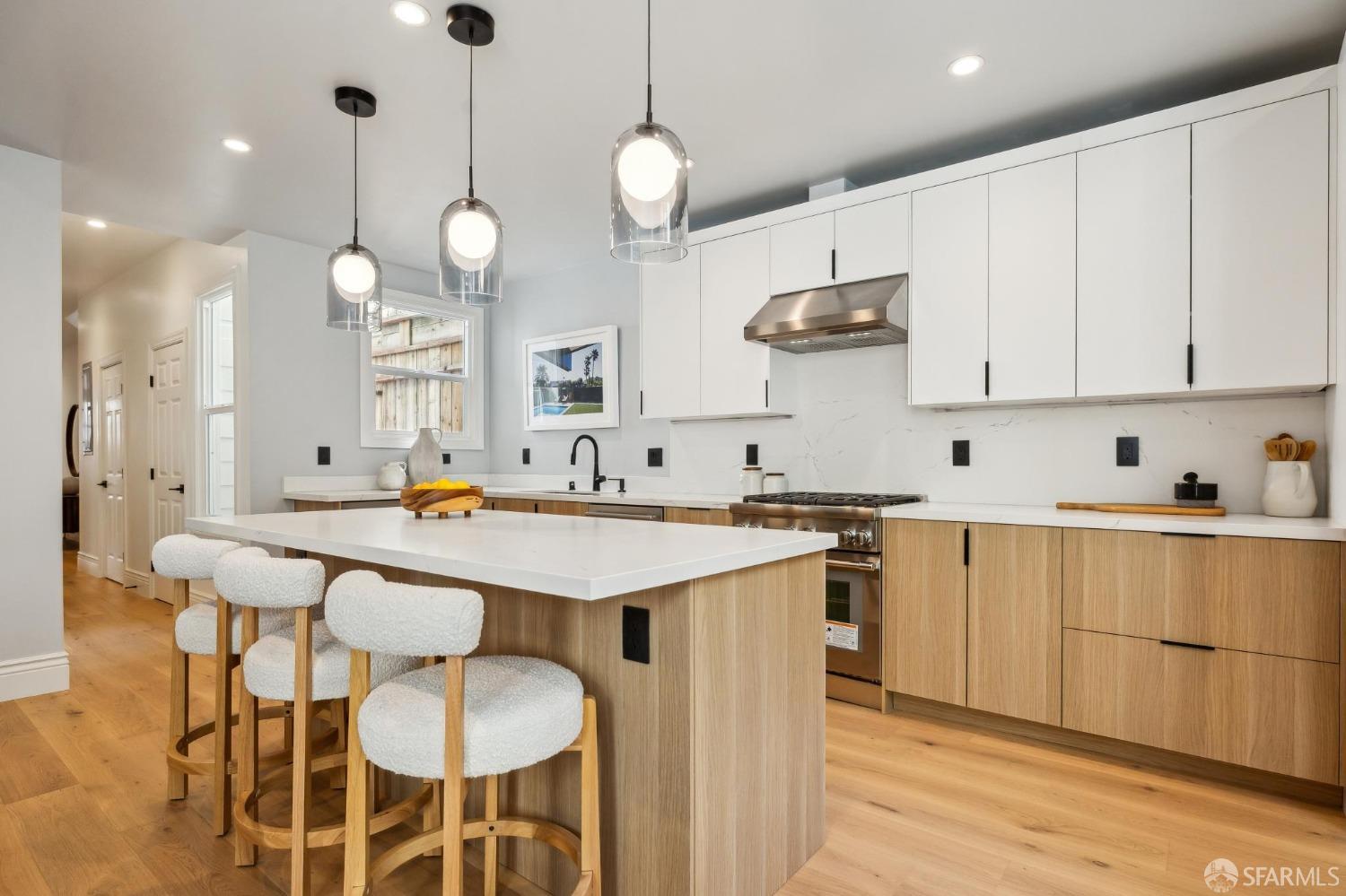 Detail Gallery Image 3 of 24 For 1029 Jackson St #1031,  San Francisco,  CA 94133 - 4 Beds | 3 Baths