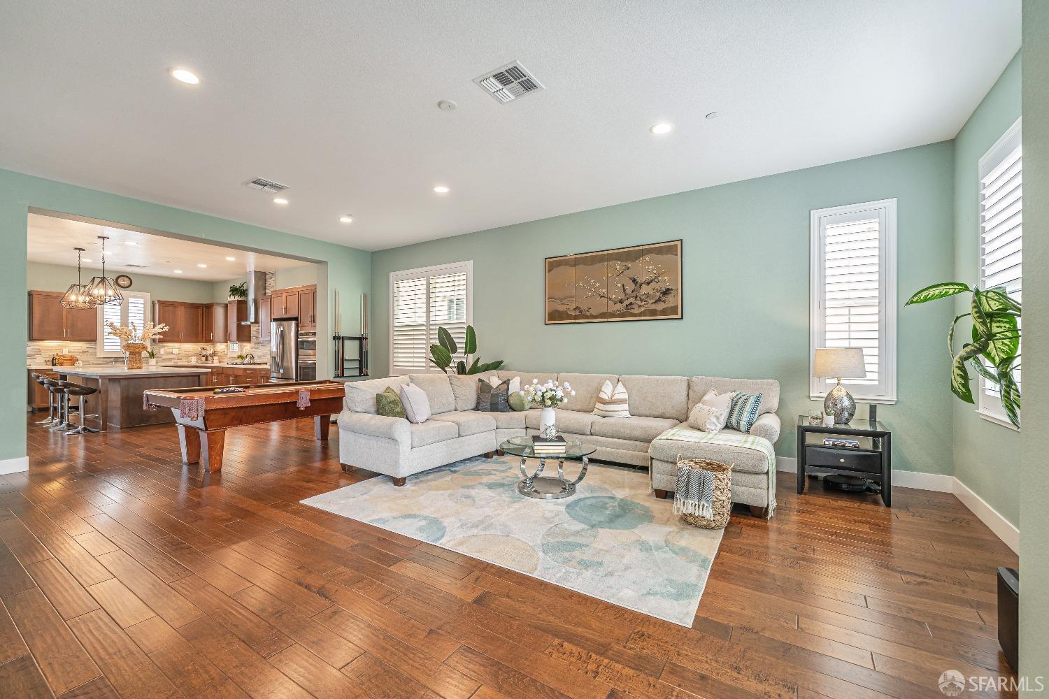 Detail Gallery Image 9 of 30 For 7240 Carneros Ln, Dublin,  CA 94568 - 4 Beds | 3/1 Baths