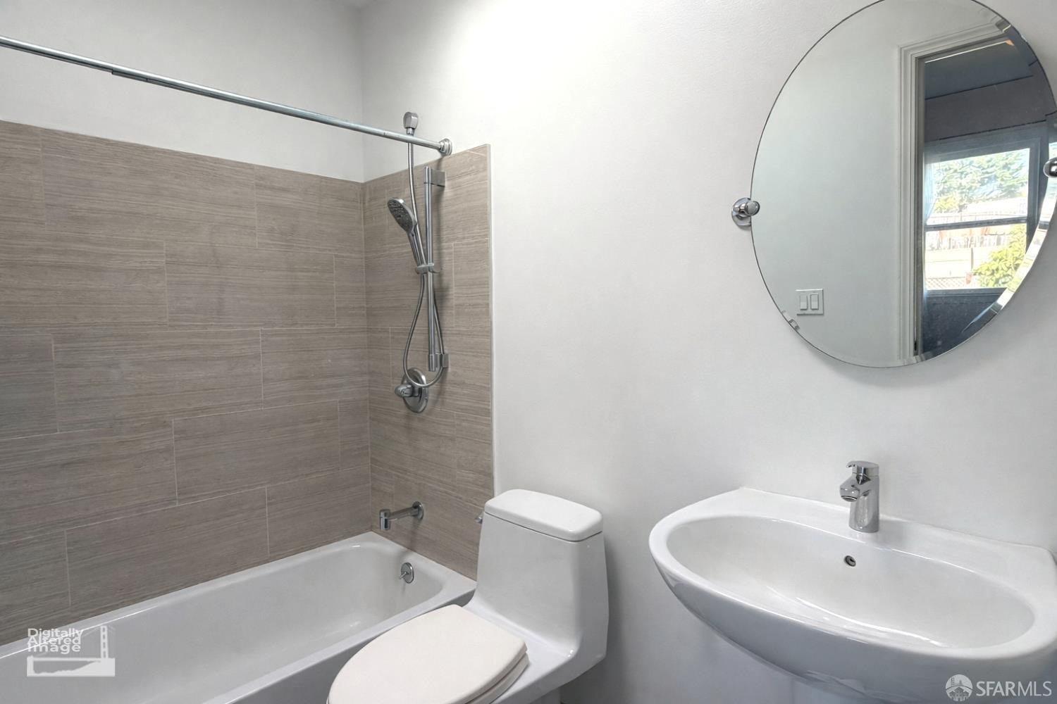 Detail Gallery Image 6 of 10 For 2036 Noriega St, San Francisco,  CA 94122 - 4 Beds | 3 Baths