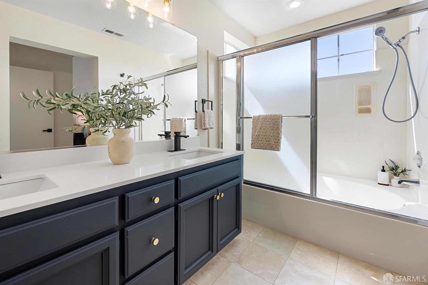 Detail Gallery Image 20 of 23 For 36 Bannister Way, Alameda,  CA 94502 - 2 Beds | 2/1 Baths