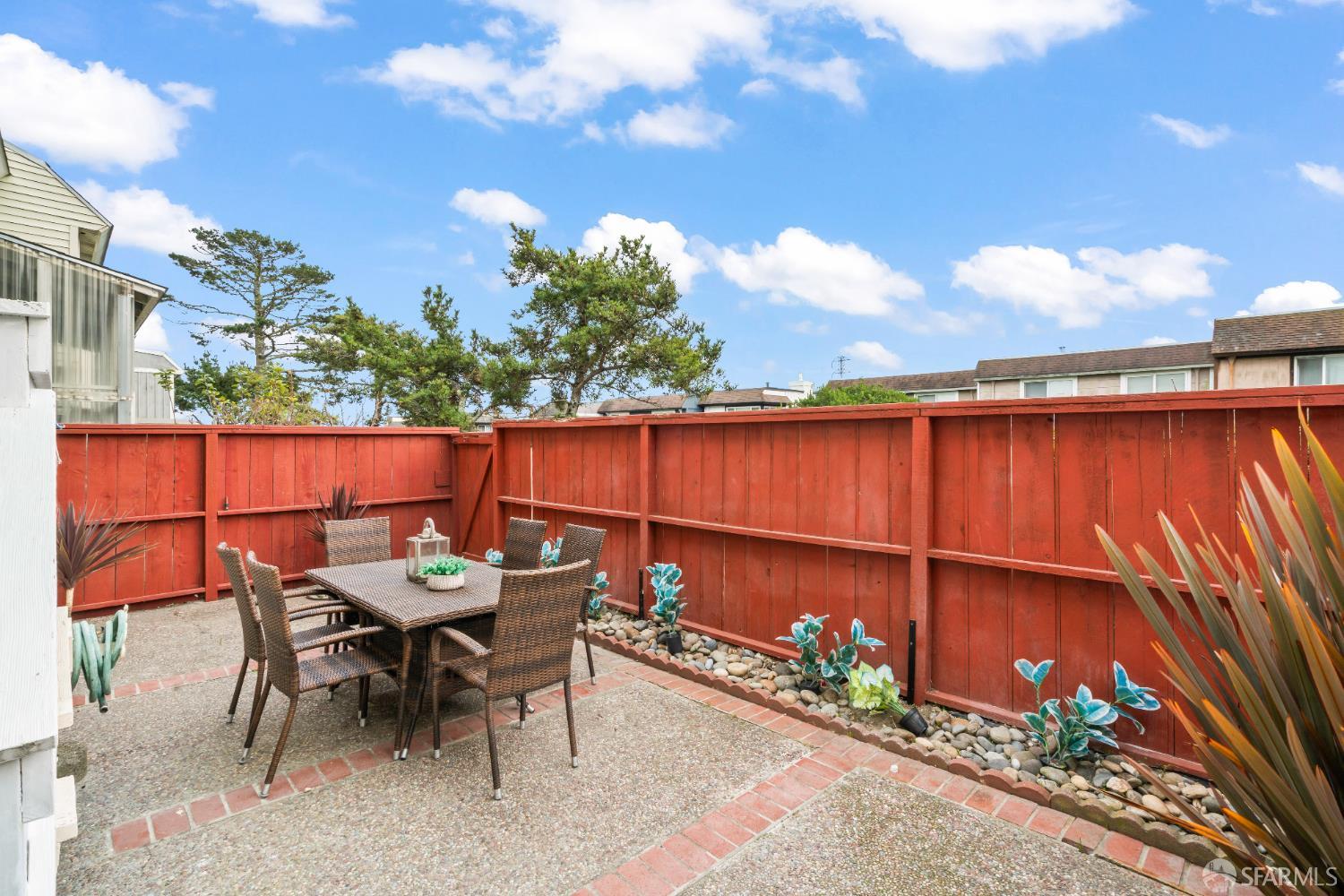 Detail Gallery Image 27 of 31 For 2449 Williamsburg Ct, South San Francisco,  CA 94080 - 3 Beds | 2/1 Baths