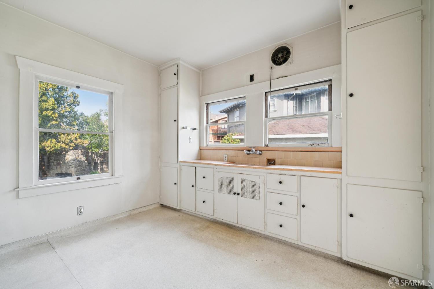 Detail Gallery Image 15 of 47 For 402 Newton Ave, Oakland,  CA 94606 - 5 Beds | 1 Baths