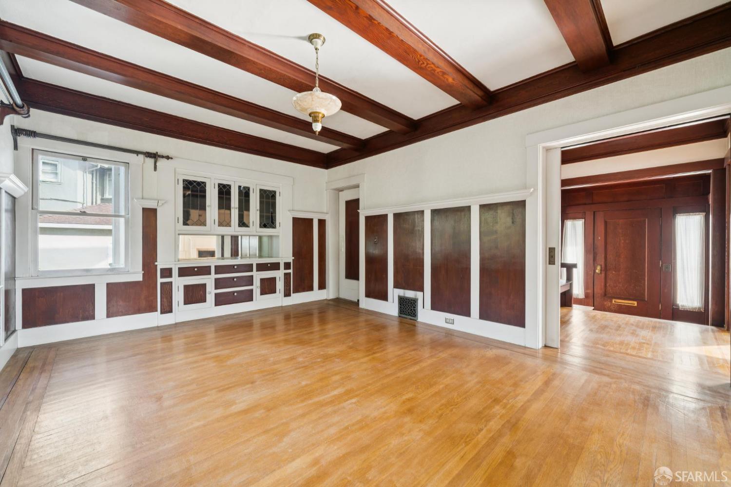 Detail Gallery Image 10 of 47 For 402 Newton Ave, Oakland,  CA 94606 - 5 Beds | 1 Baths