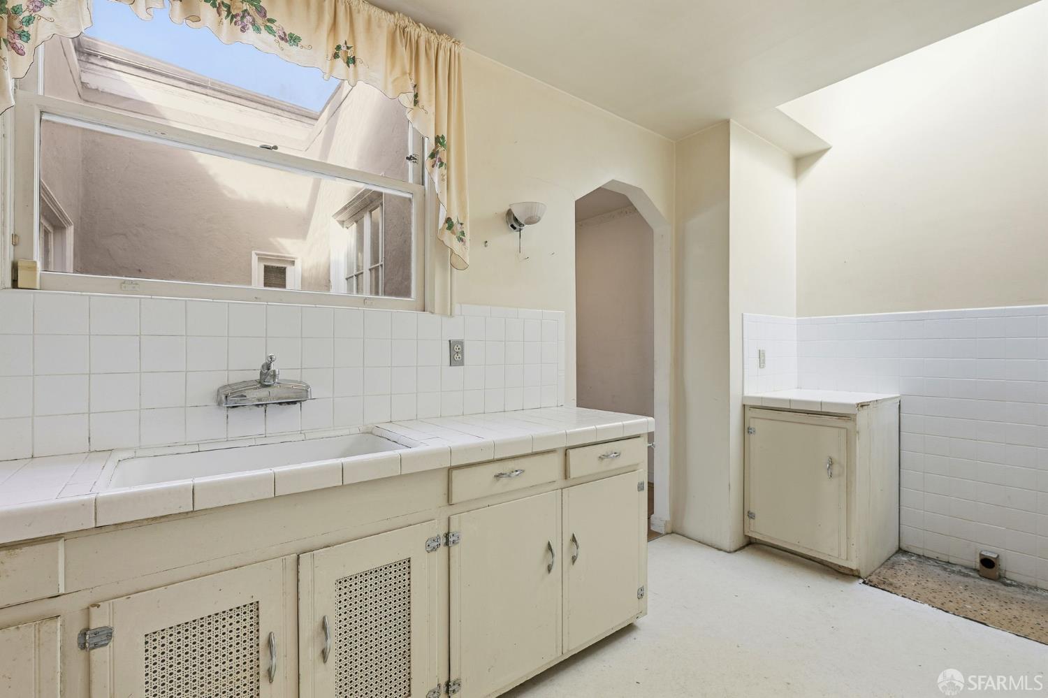 Detail Gallery Image 12 of 41 For 619 Cayuga Ave, San Francisco,  CA 94112 - 2 Beds | 1 Baths