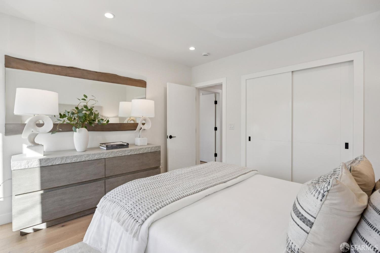 Detail Gallery Image 41 of 60 For 2020 20th Ave, San Francisco,  CA 94116 - 4 Beds | 3 Baths