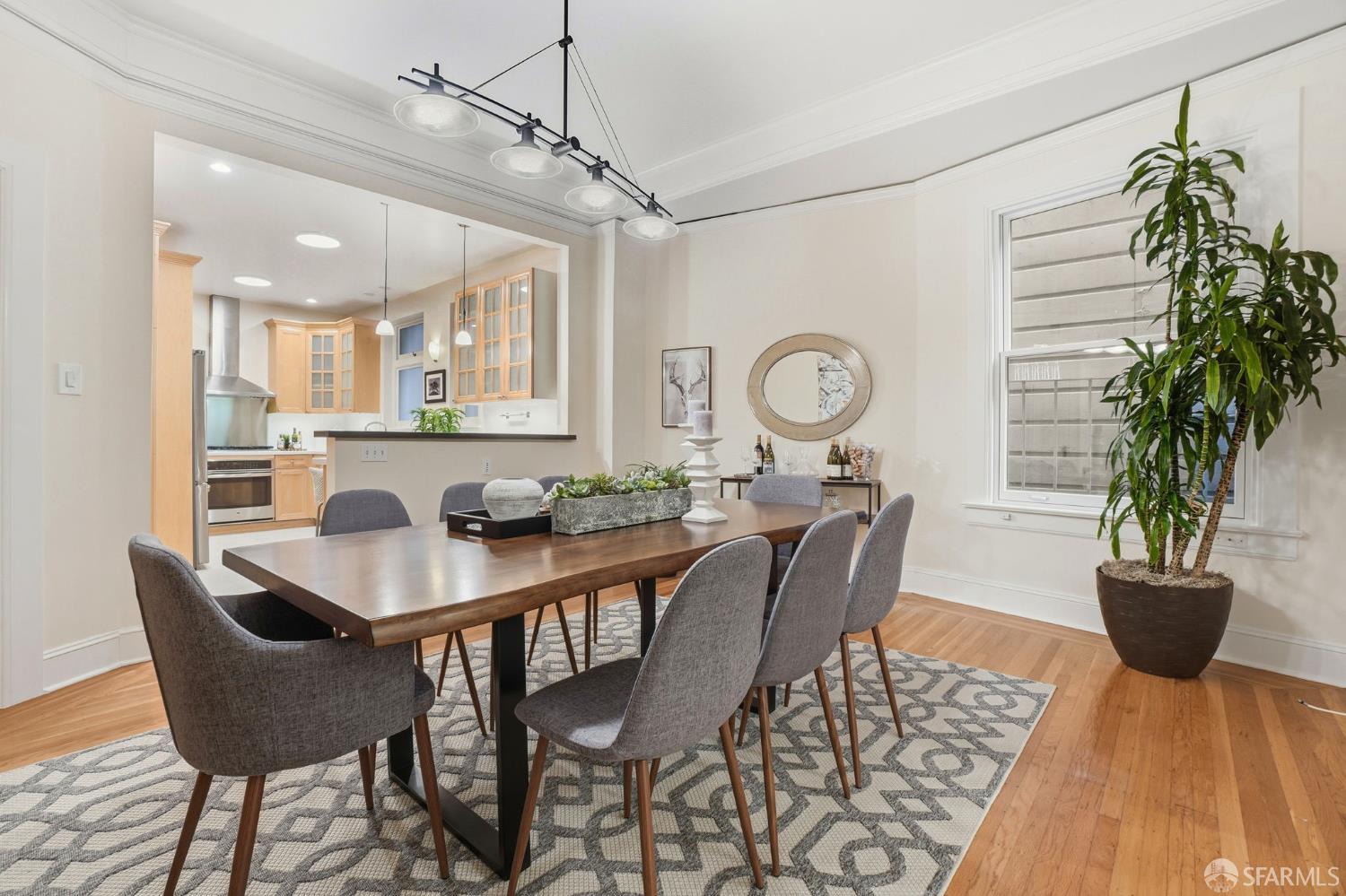 Detail Gallery Image 14 of 42 For 1760 Pacific Ave #4,  San Francisco,  CA 94109 - 3 Beds | 2 Baths