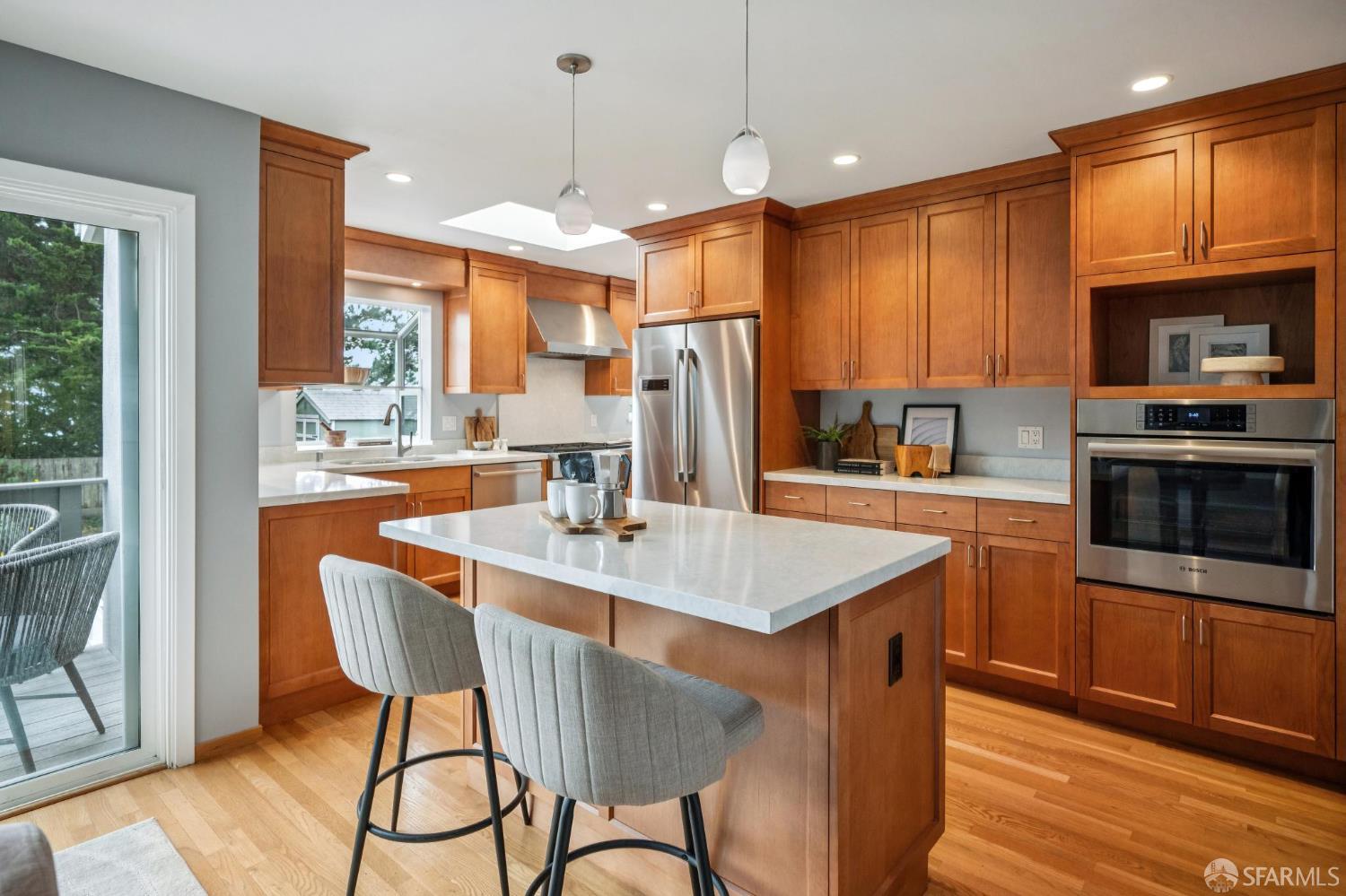 Detail Gallery Image 11 of 55 For 370 Horizon Way, Pacifica,  CA 94044 - 2 Beds | 1/1 Baths