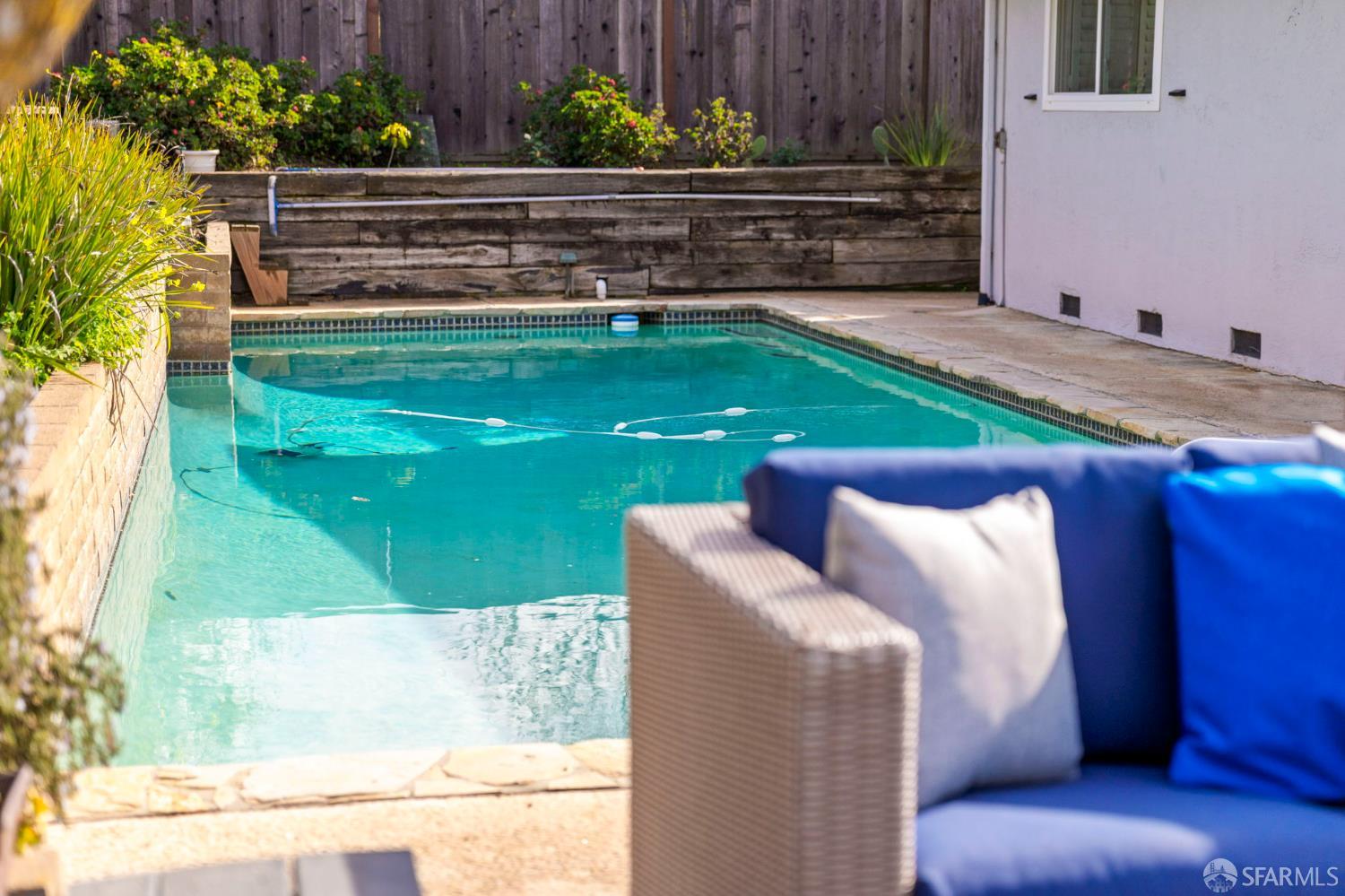 Detail Gallery Image 49 of 59 For 1548 Fieldcrest Dr, Pleasant Hill,  CA 94523 - 4 Beds | 2/1 Baths