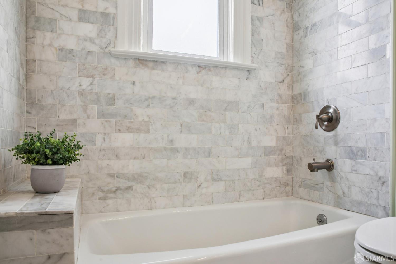 Detail Gallery Image 24 of 39 For 3465 17th St, San Francisco,  CA 94110 - 2 Beds | 1 Baths