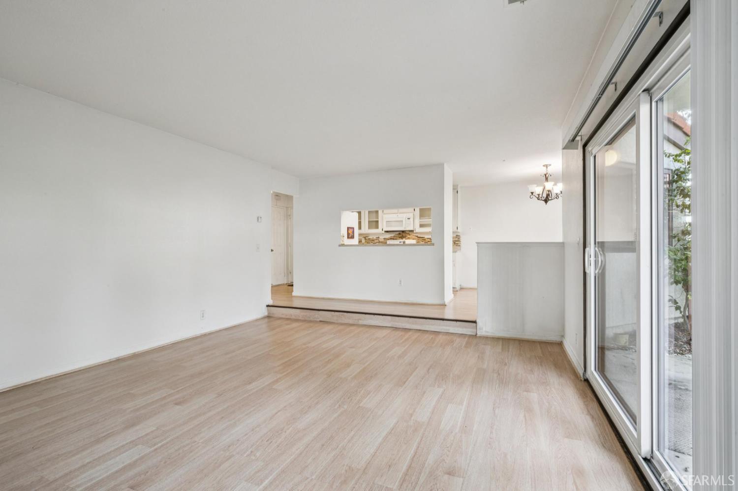 Detail Gallery Image 6 of 31 For 21117 Gary Dr #116,  Castro Valley,  CA 94546 - 2 Beds | 2 Baths