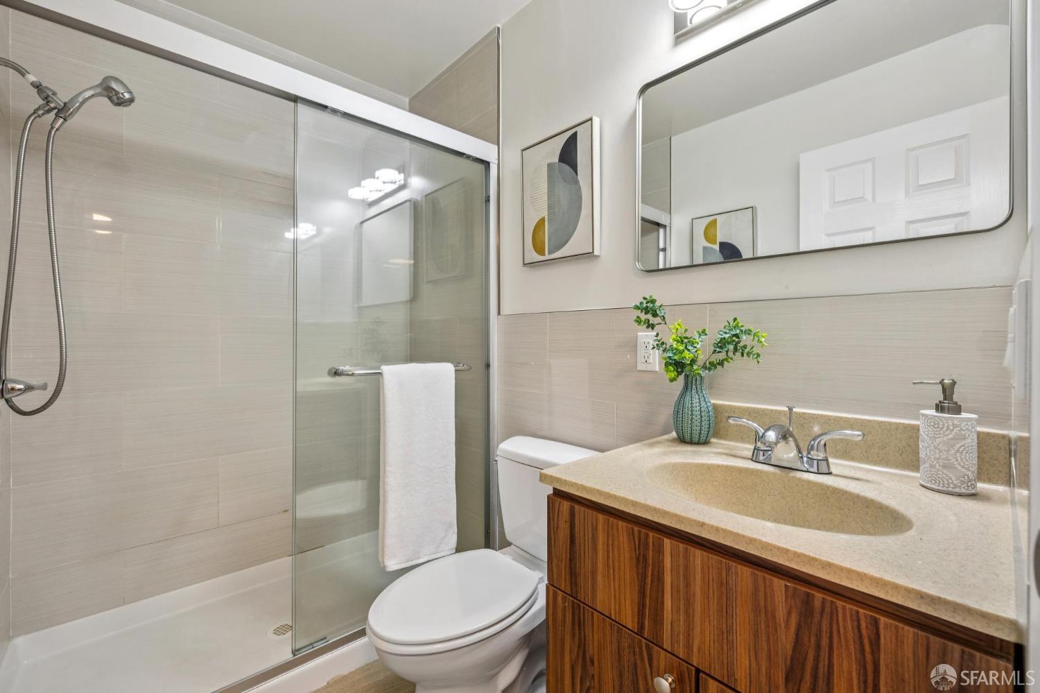 Detail Gallery Image 34 of 47 For 235 Oak Park Dr, San Francisco,  CA 94131 - 6 Beds | 3 Baths