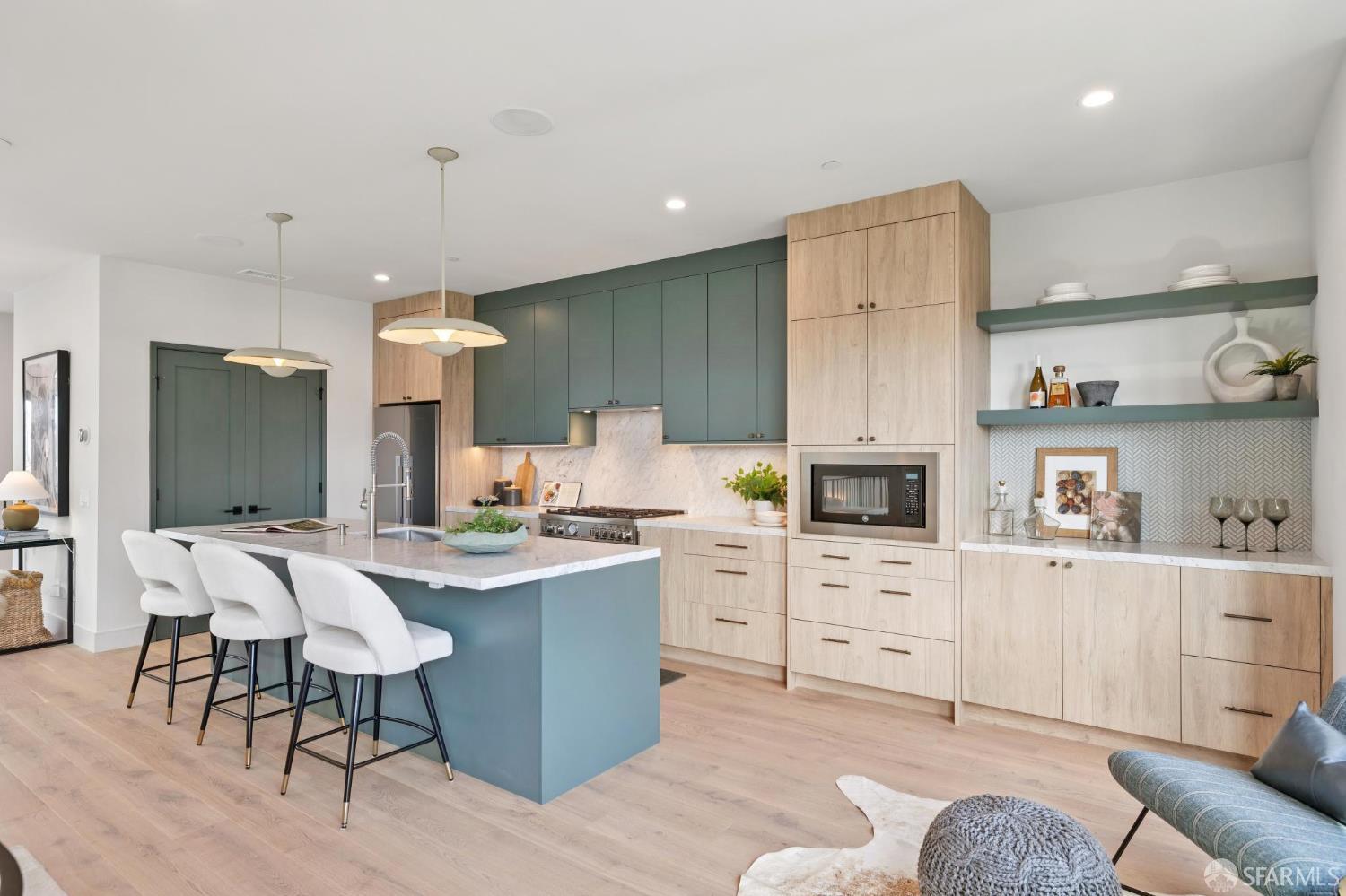 Detail Gallery Image 11 of 56 For 937 Kansas St, San Francisco,  CA 94107 - 4 Beds | 3/1 Baths