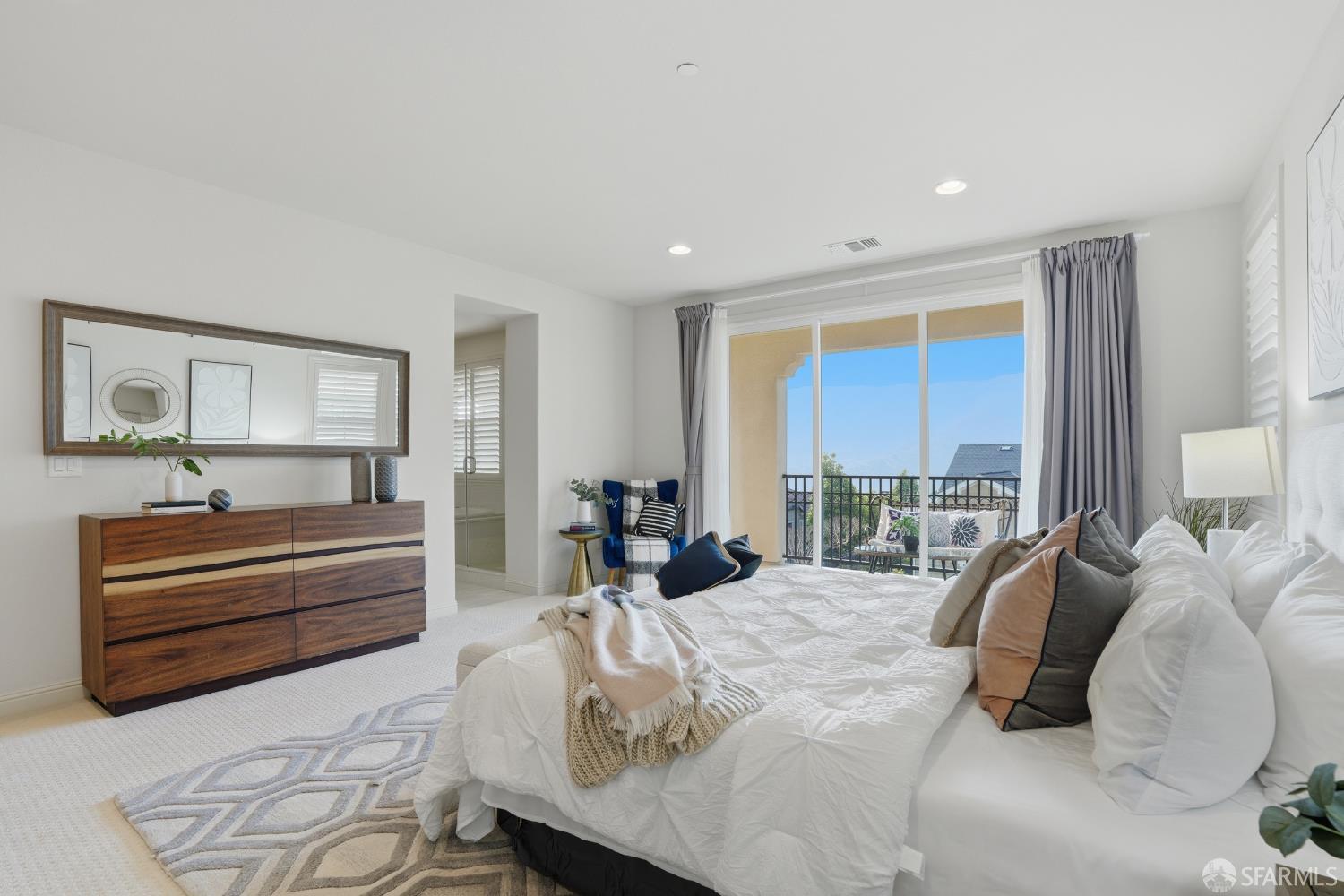 Detail Gallery Image 30 of 63 For 147 Elderberry Ln, Brisbane,  CA 94005 - 5 Beds | 3 Baths