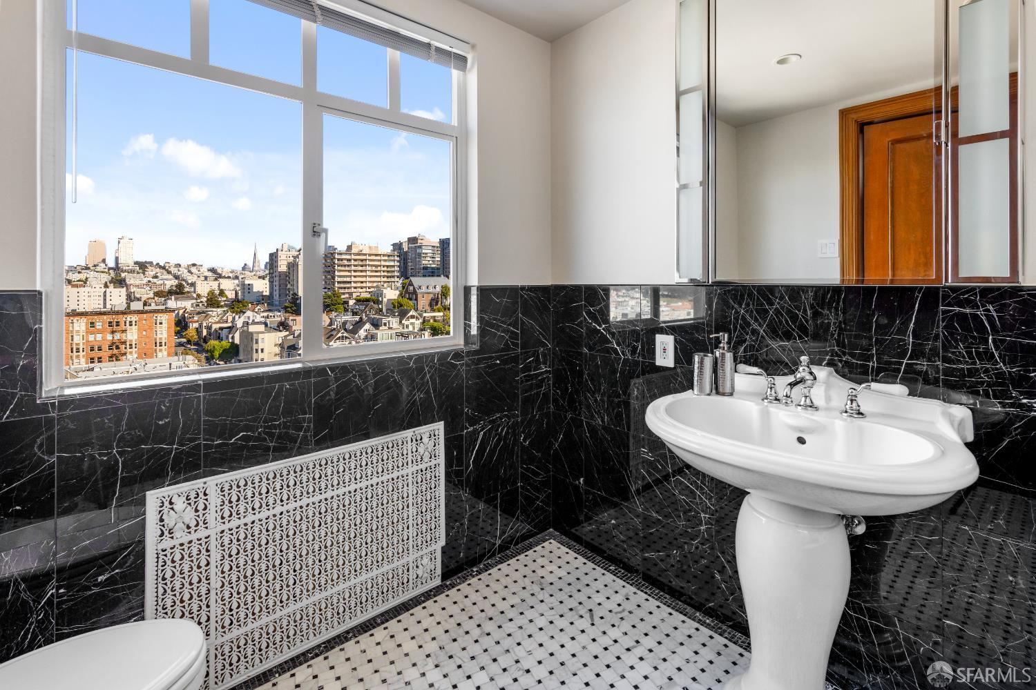 Detail Gallery Image 44 of 50 For 2100 Green St #800,  San Francisco,  CA 94123 - 2 Beds | 2/1 Baths