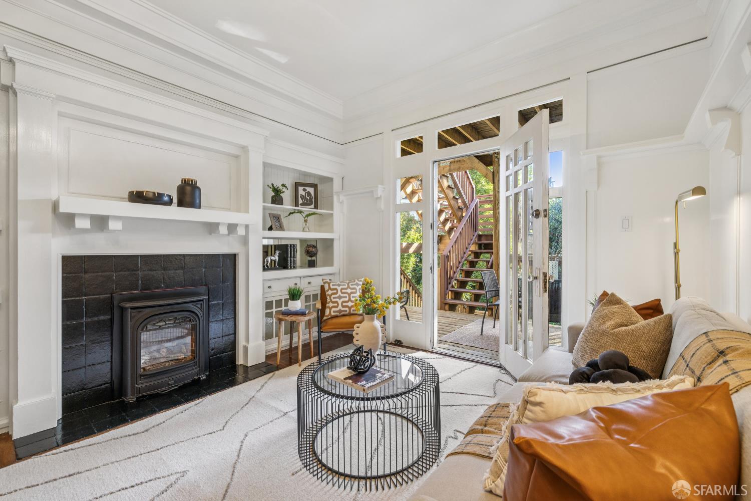 Detail Gallery Image 5 of 26 For 1751 Page St, San Francisco,  CA 94117 - 2 Beds | 2 Baths