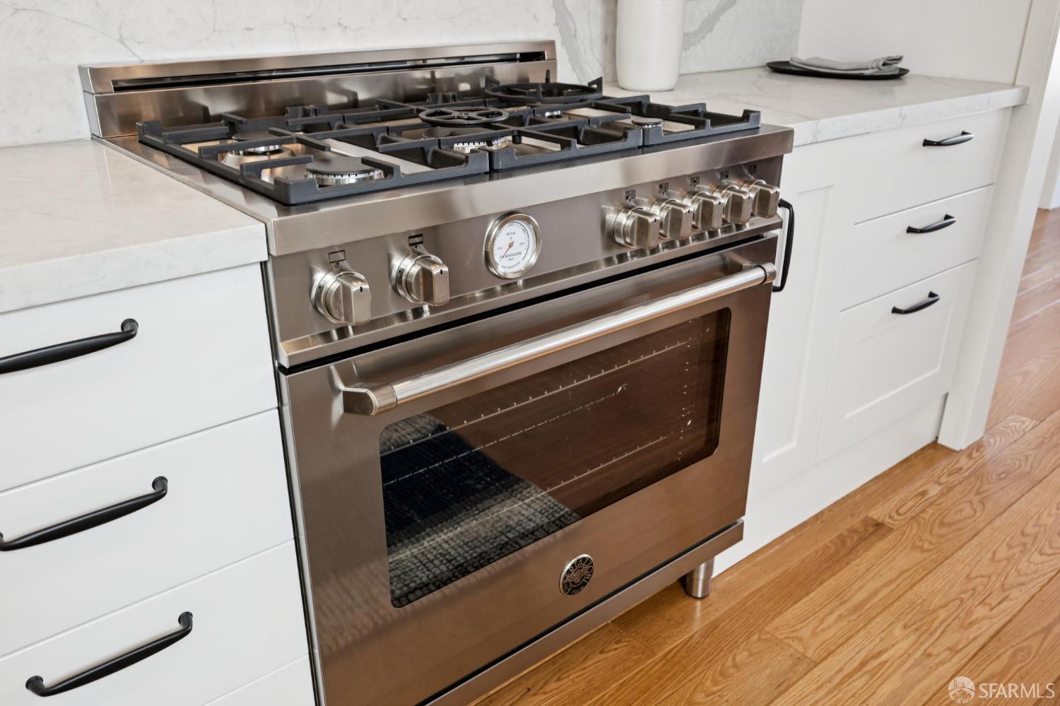 Detail Gallery Image 20 of 53 For 1961 California St, San Francisco,  CA 94109 - 3 Beds | 2 Baths