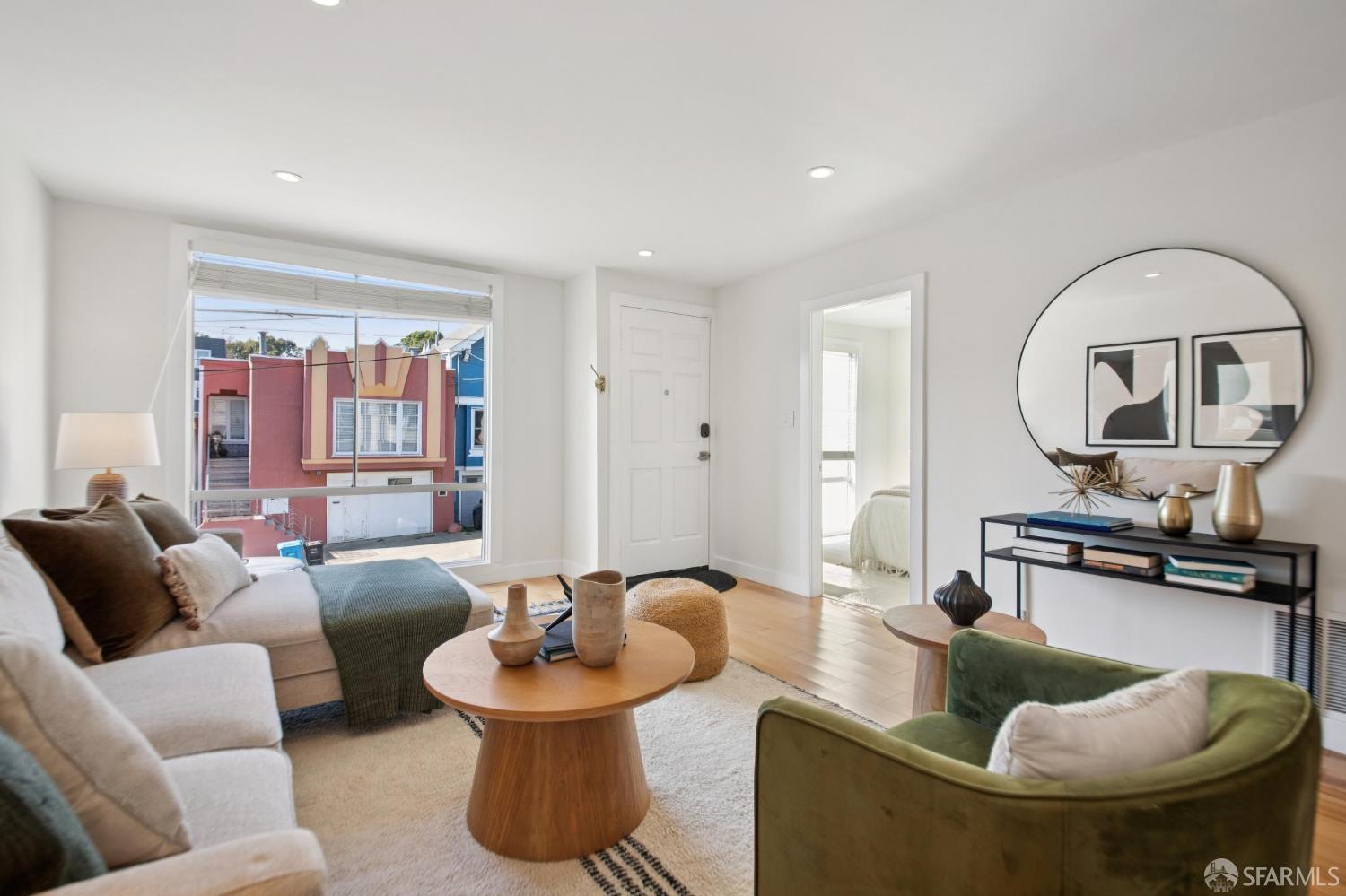 Detail Gallery Image 5 of 35 For 29 Cuvier St, San Francisco,  CA 94112 - 2 Beds | 1 Baths