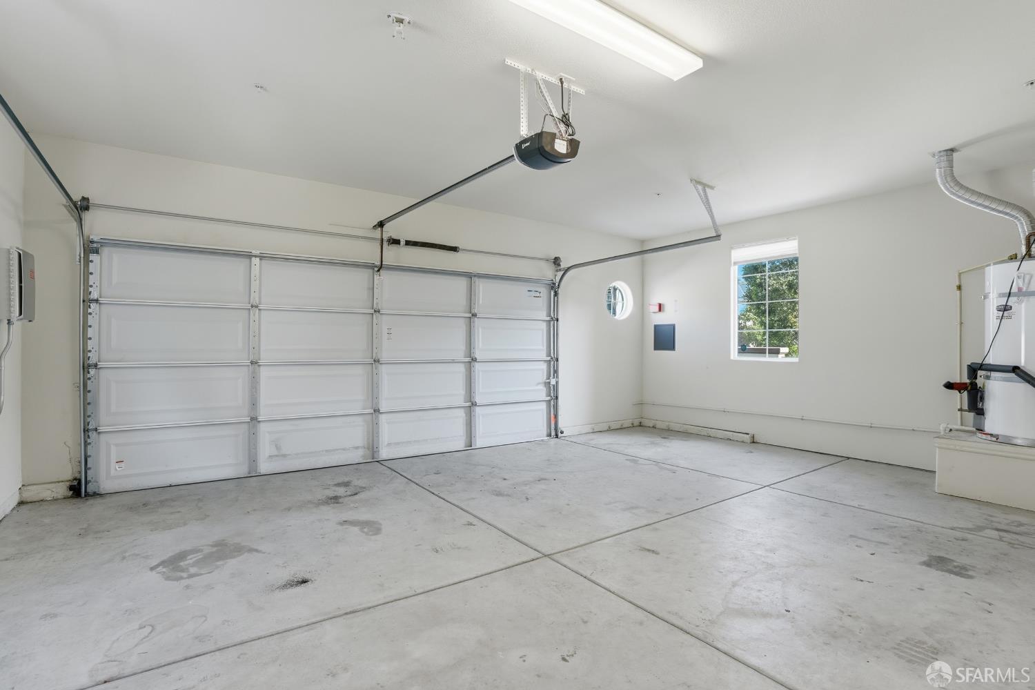 Detail Gallery Image 50 of 63 For 147 Elderberry Ln, Brisbane,  CA 94005 - 5 Beds | 3 Baths