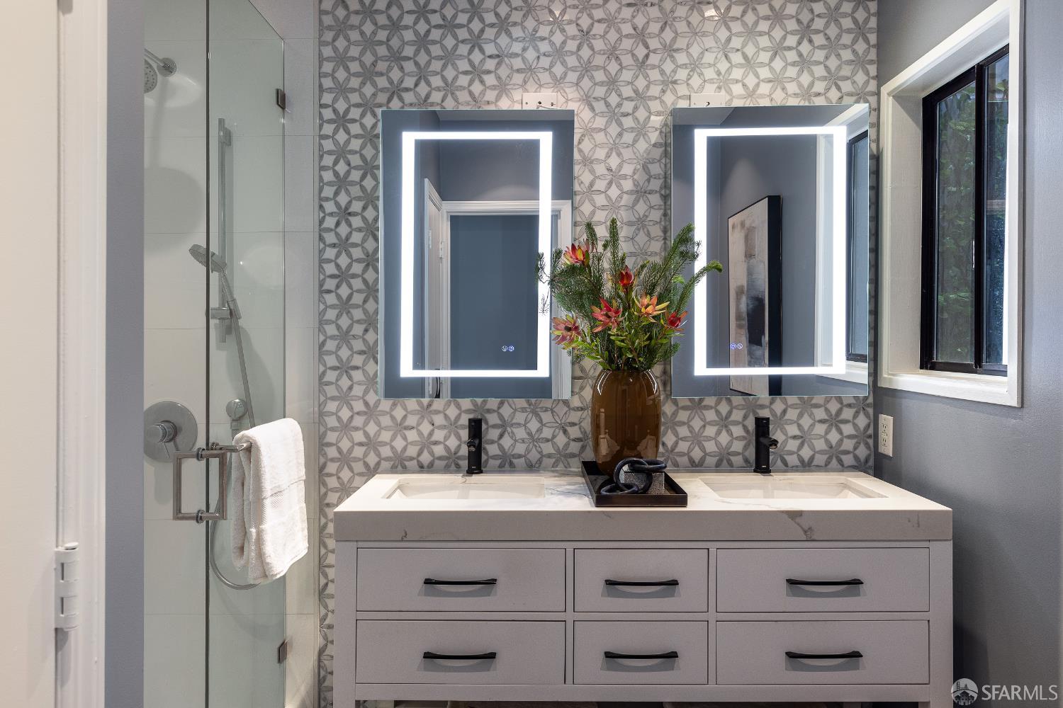 Photo #10: 426100159 Listing: Photo #10