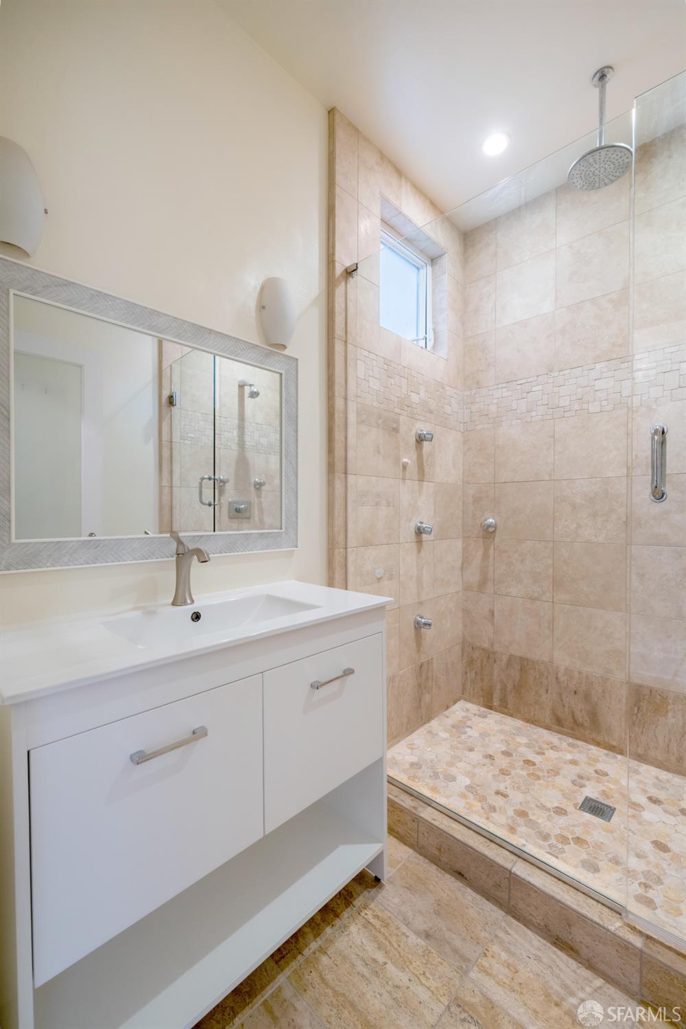 Detail Gallery Image 10 of 19 For 851 Lombard St #851,  San Francisco,  CA 94133 - 2 Beds | 1 Baths