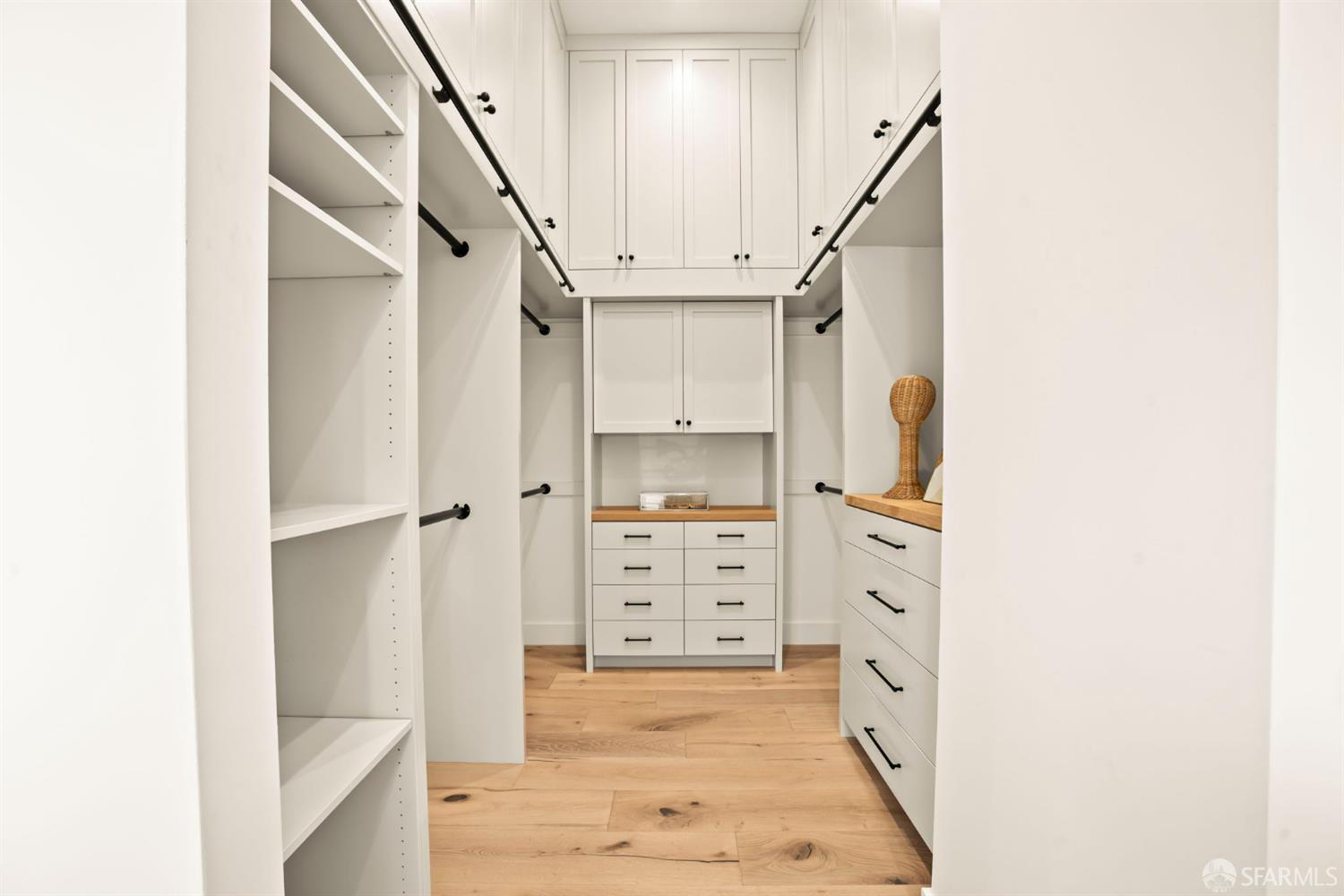 Detail Gallery Image 32 of 74 For 1161 Oleander Dr, Lafayette,  CA 94549 - 4 Beds | 4/1 Baths