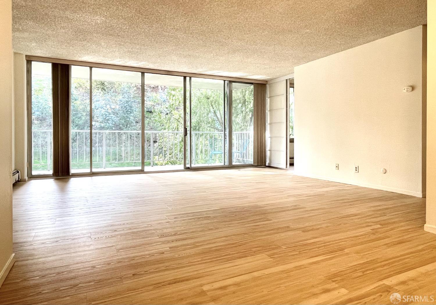 Detail Gallery Image 6 of 32 For 400 Davey Glen Rd #4505,  Belmont,  CA 94002 - 3 Beds | 2 Baths