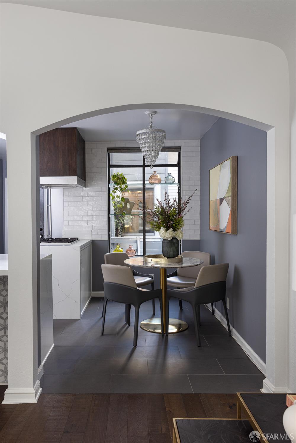 Photo #4: 426100159 Listing: Photo #4